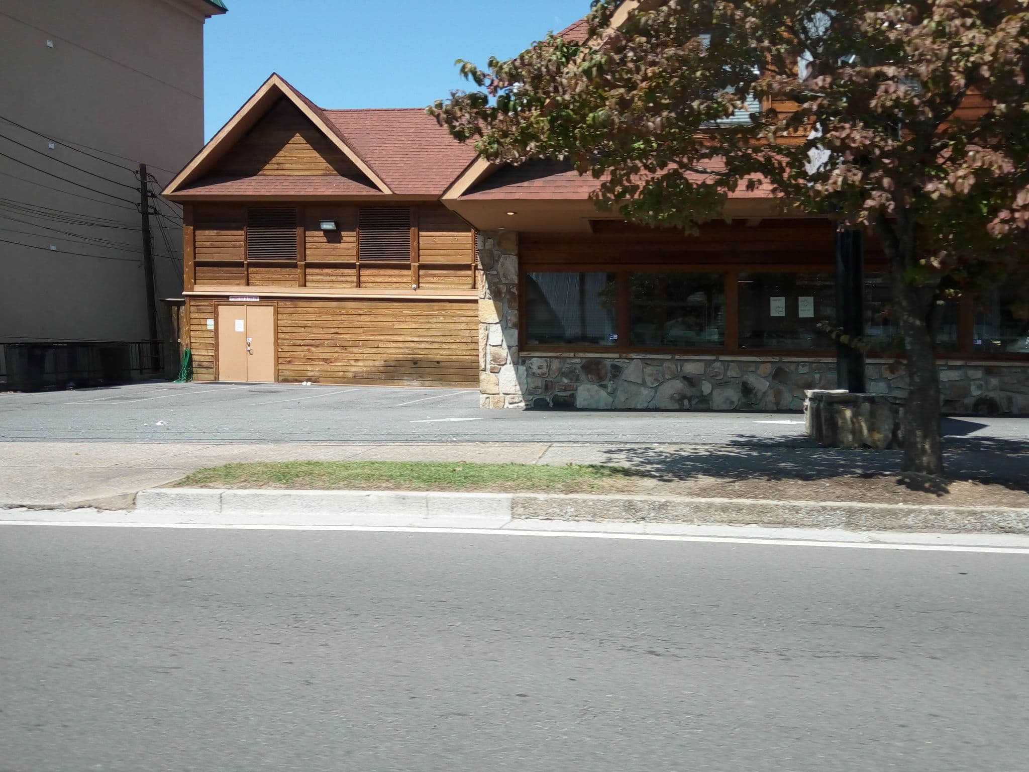 Street view near Red Carpet Inn of Gatlinburg, Gatlinburg — © mapfool (CC BY-SA · Mapillary)
