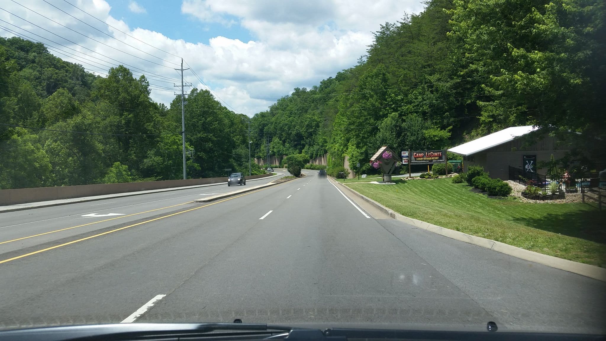 Street view near Misty Mountain Cabin, Gatlinburg — © dgearhart (CC BY-SA · Mapillary)