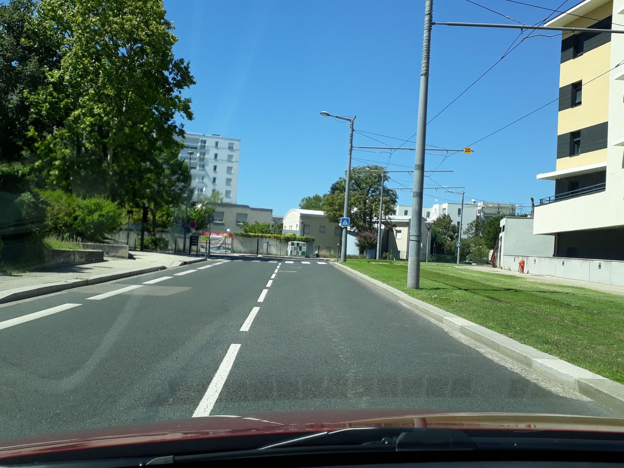 Street view near East Lodge Lyon Est Eurexpo, Saint-Priest — © lcarrier (CC BY-SA · Mapillary)