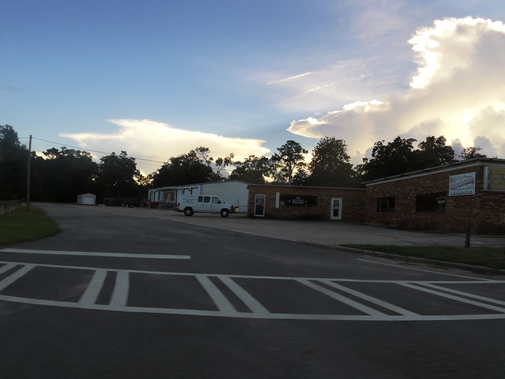 Street view near the bates motel, St. Marys — © allen (CC BY-SA · Mapillary)