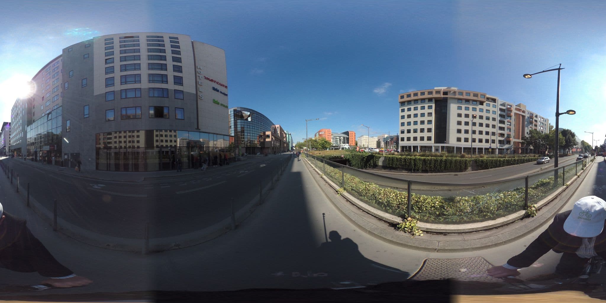 Street view near Mercure, Lyon 03 — © simon_geovelo (CC BY-SA · Mapillary)