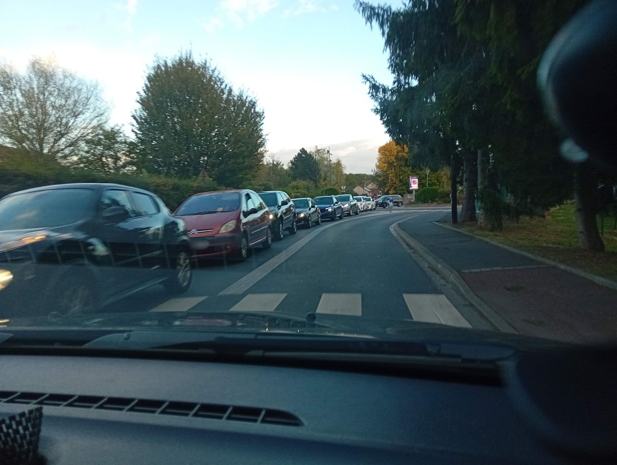 Street view near Fasthôtel, Claye-Souilly — © didoudidi77 (CC BY-SA · Mapillary)