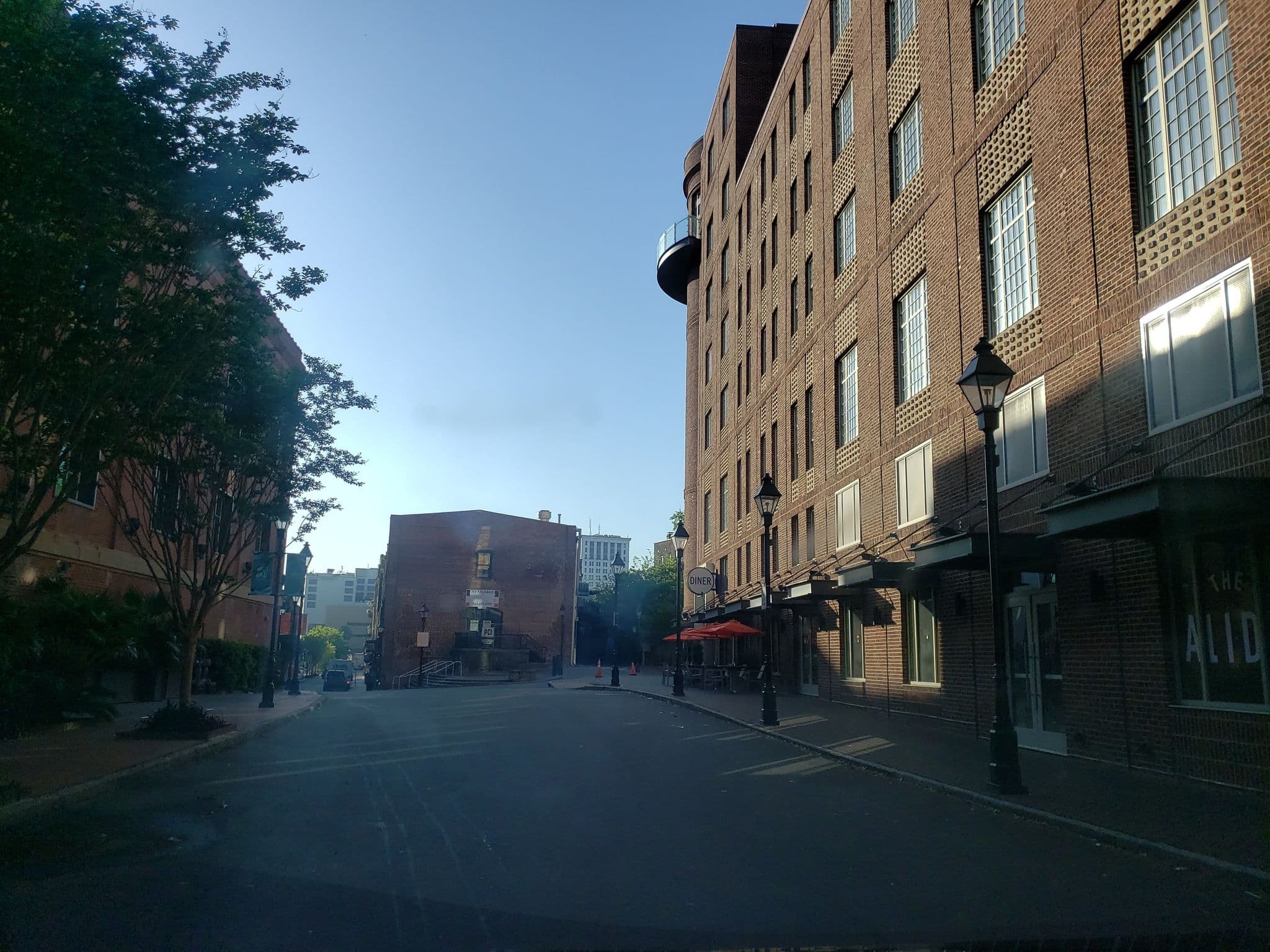 Street view near Power Plant, Savannah — © davegis (CC BY-SA · Mapillary)