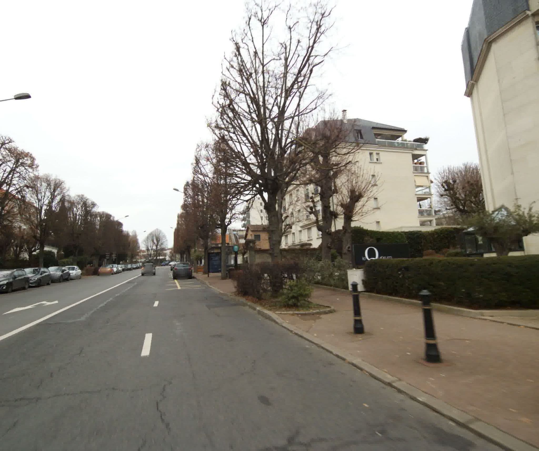Street view near Le Quorum, Saint-Cloud — © sogefi (CC BY-SA · Mapillary)