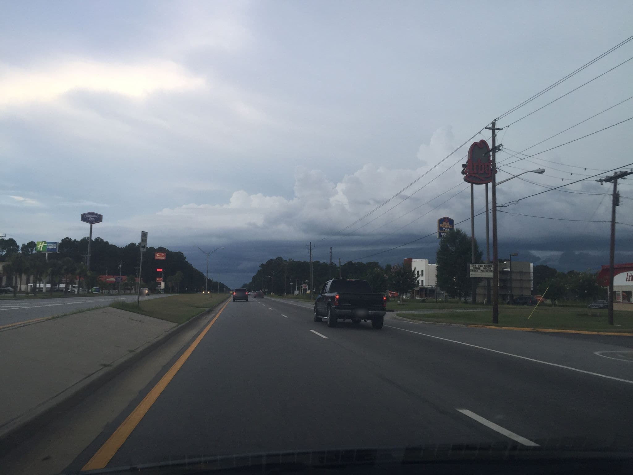 Street view near South Inn, Pooler — © davegis (CC BY-SA · Mapillary)