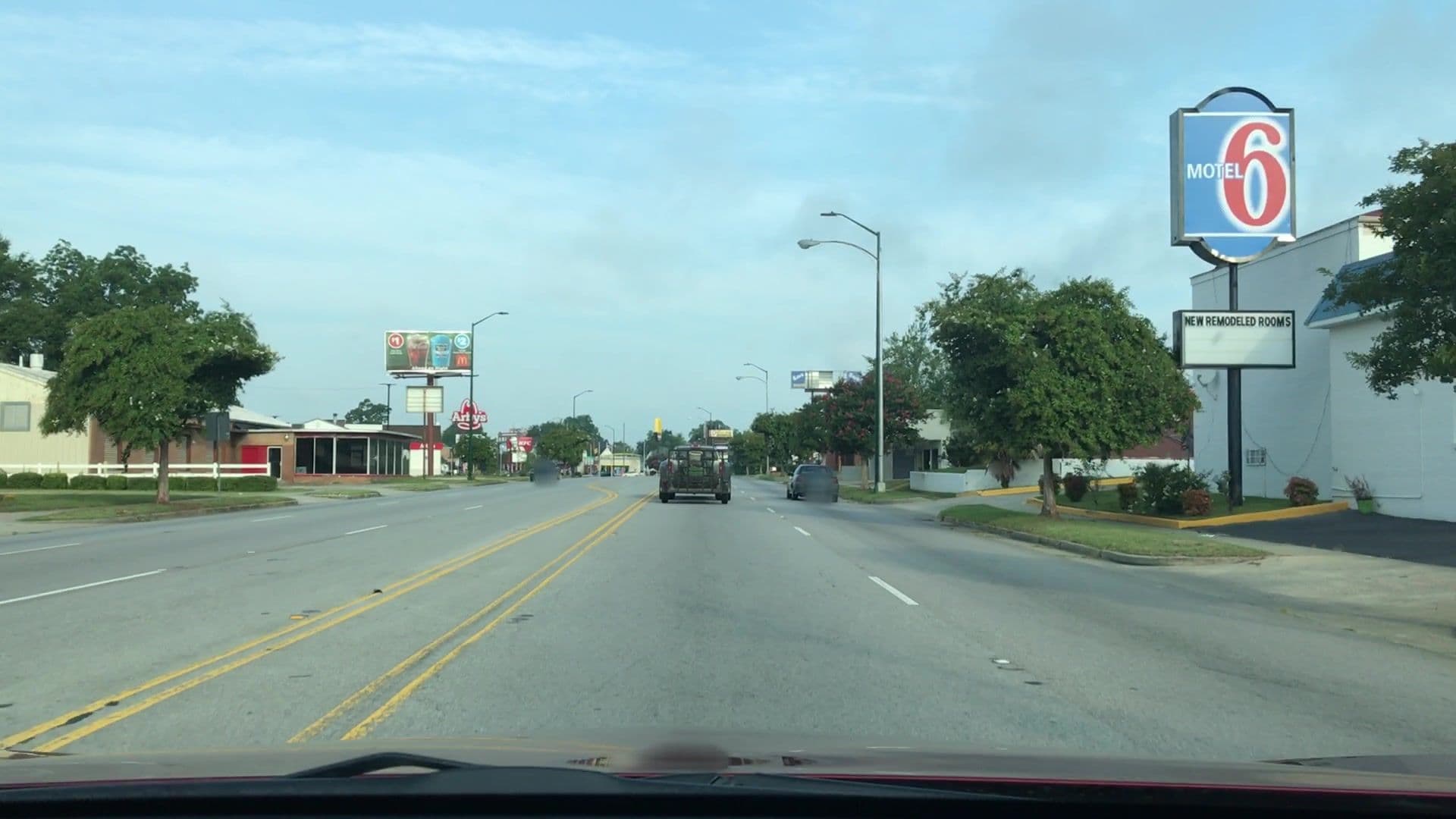 Street view near Super 8, Orangeburg — © lvl5 (CC BY-SA · Mapillary)