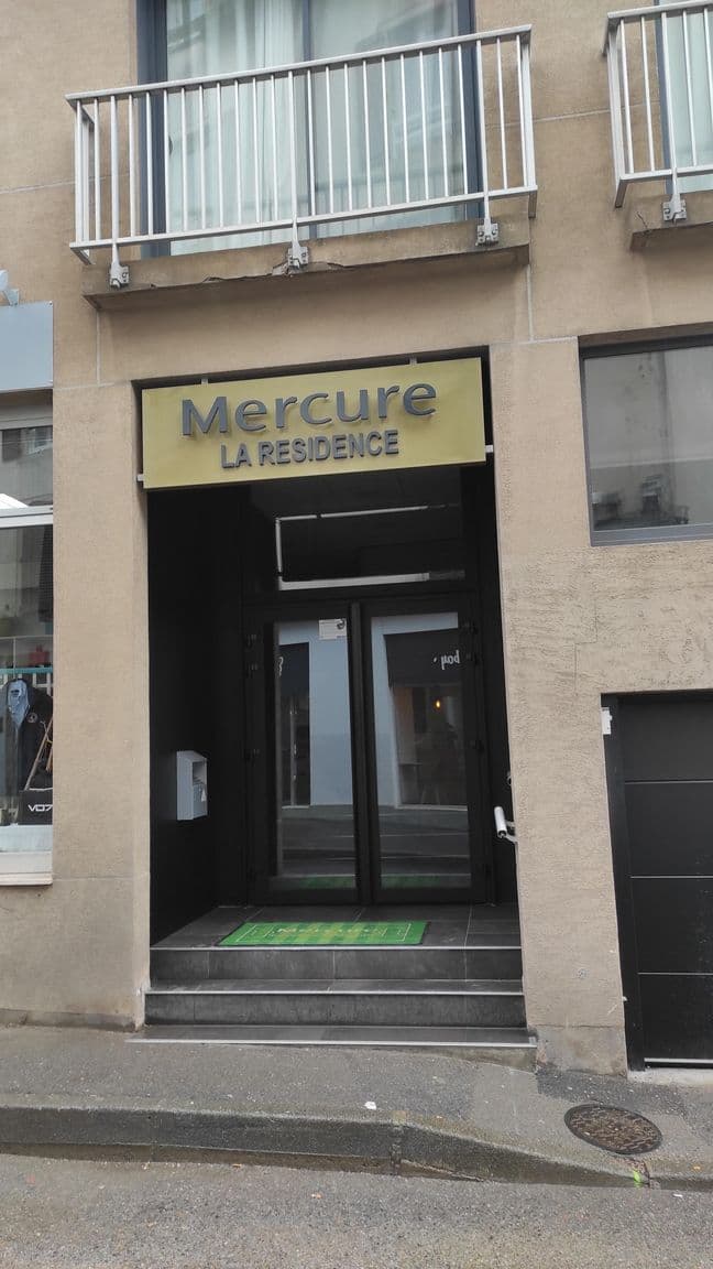 Street view near Hôtel Biney, Rodez — © yod4z (CC BY-SA · Mapillary)