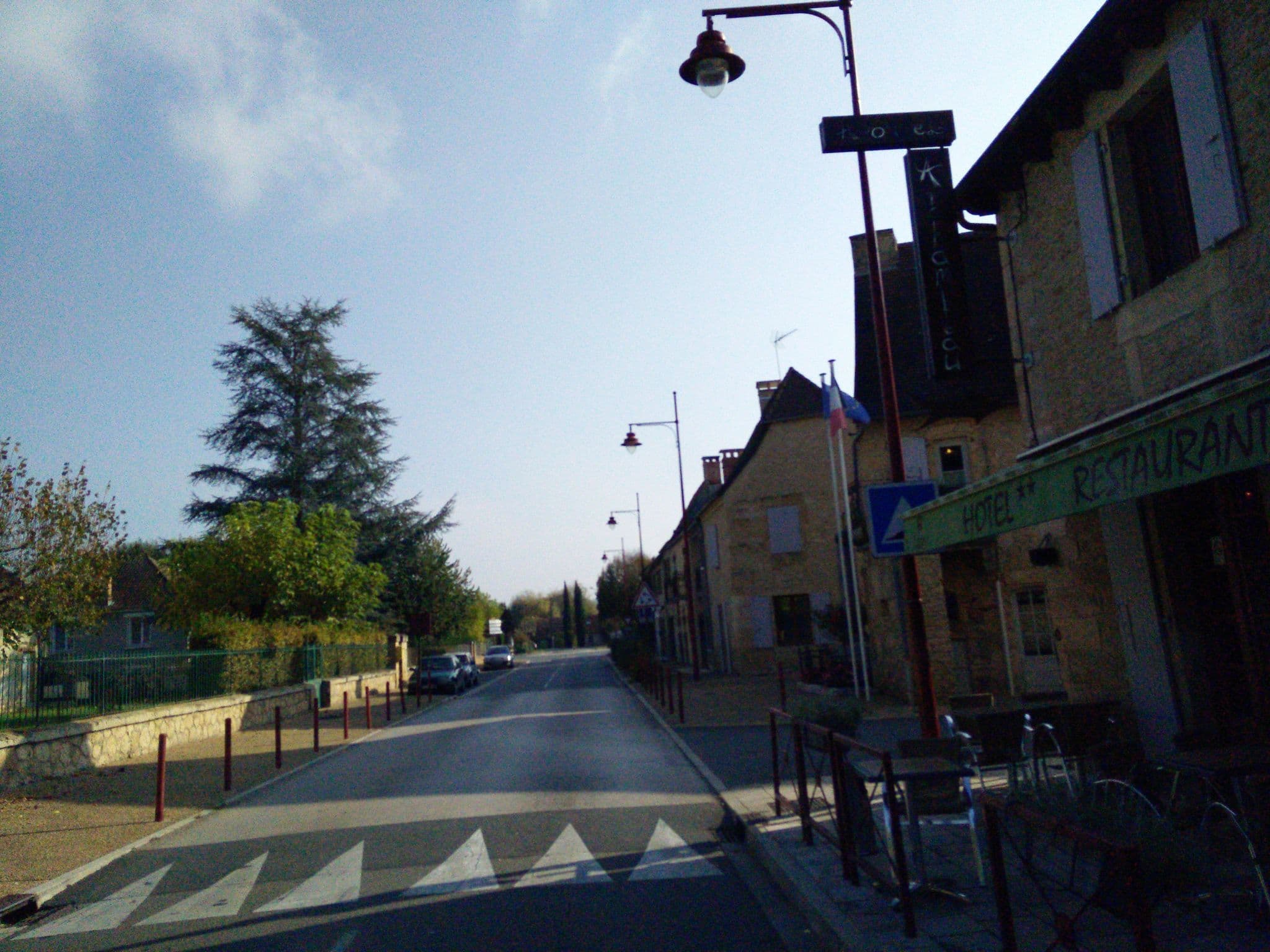Street view near Hôtel Archambeau, Montignac — © volucris (CC BY-SA · Mapillary)