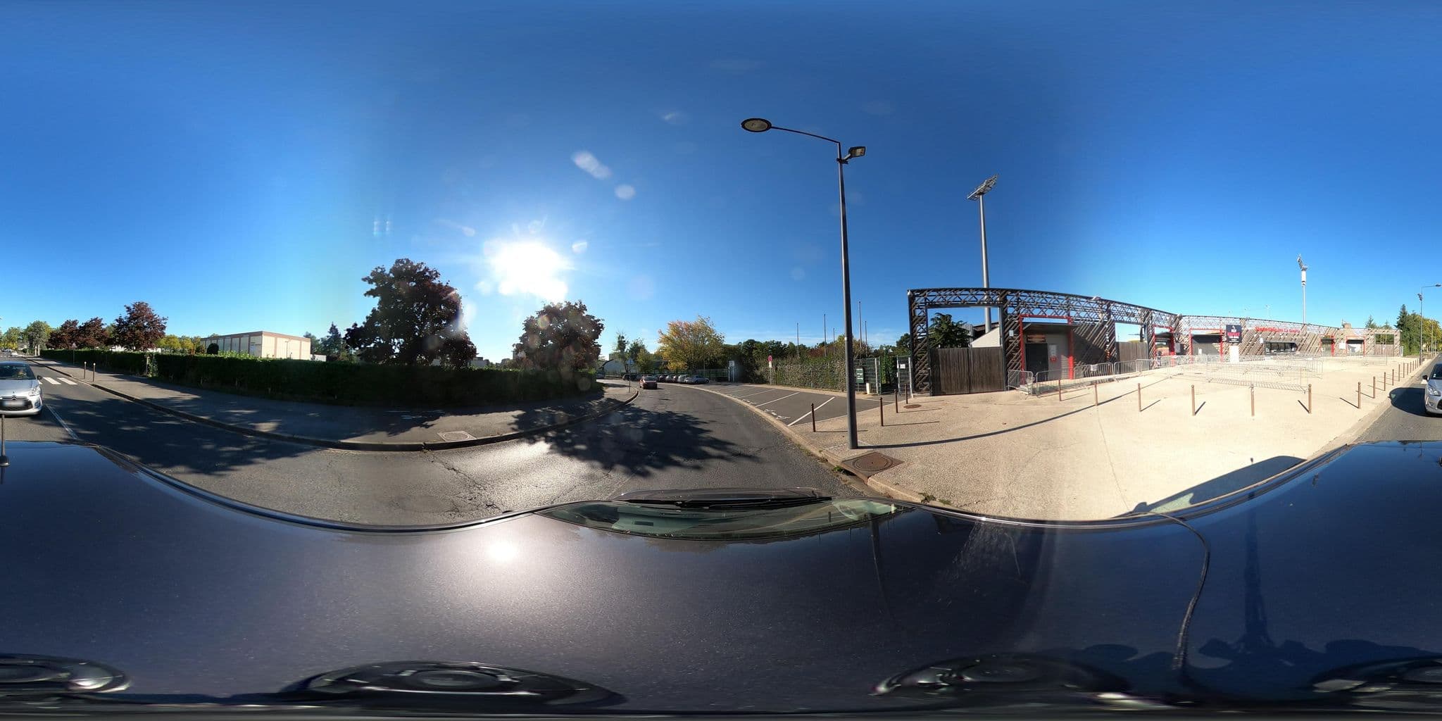 Street view near Auberge de jeunesse d'Orléans, Saint-Cyr-en-Val — © u4y0u (CC BY-SA · Mapillary)