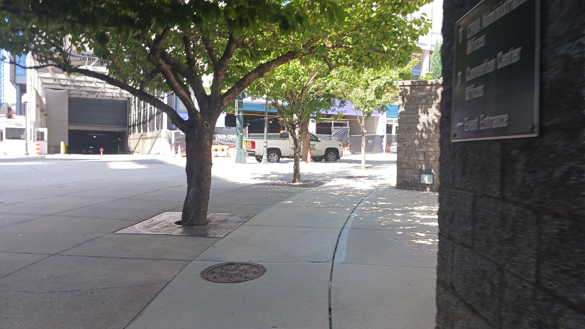Street view near Westin Pool, Charlotte — © JordanAnderson (CC BY-SA · Mapillary)