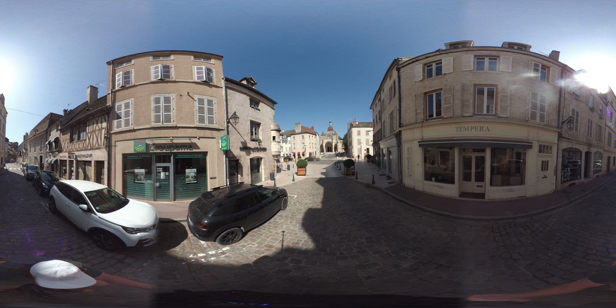 Street view near Athanor, Beaune — © geovelo (CC BY-SA · Mapillary)