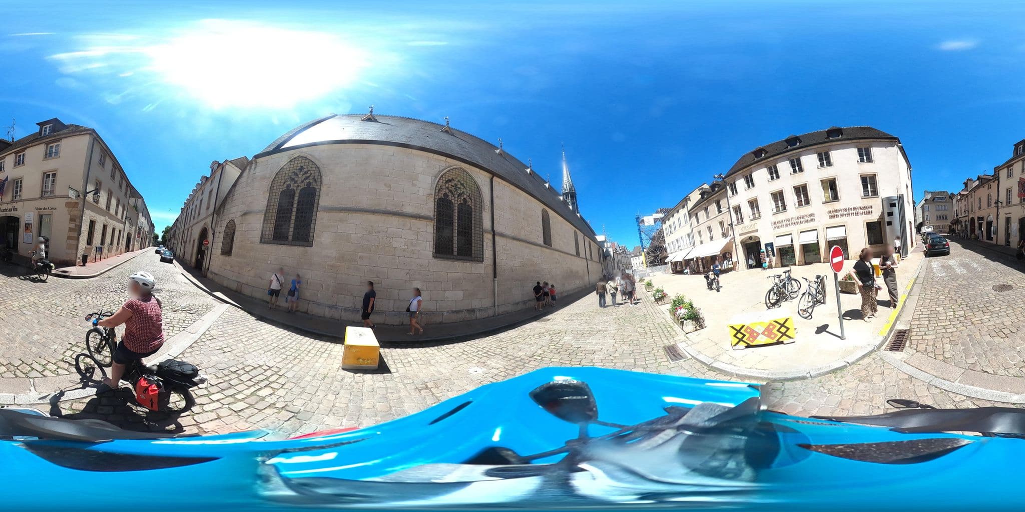 Street view near Le Central, Beaune — © padididejurbise (CC BY-SA · Mapillary)