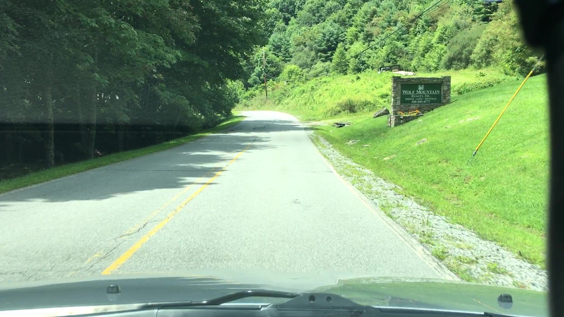 Street view near Wolf Mountain Rentals, Mars Hill — © lvl5 (CC BY-SA · Mapillary)