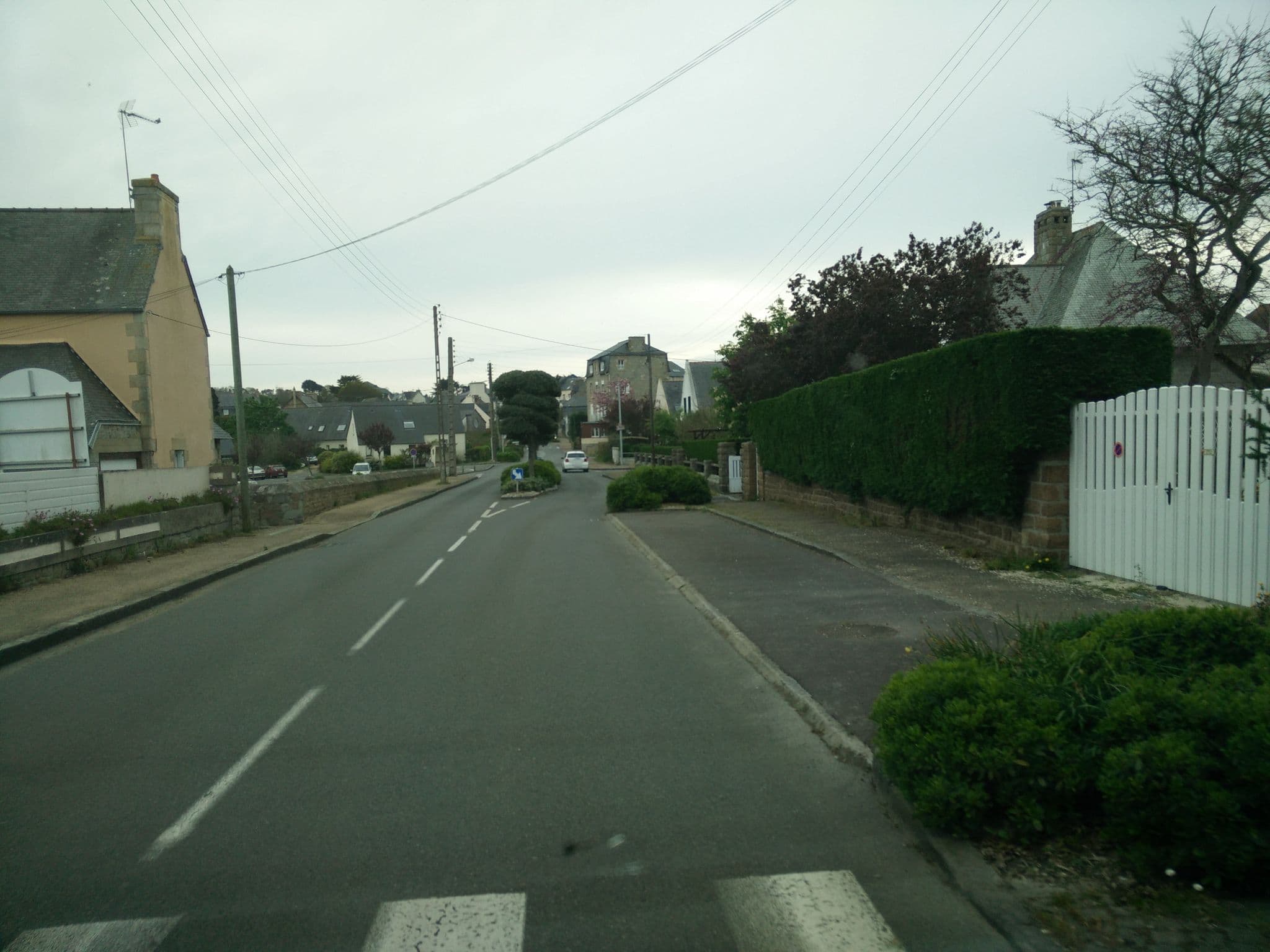 Street view near L'Écume de Mer, Trébeurden — © joostjakob (CC BY-SA · Mapillary)