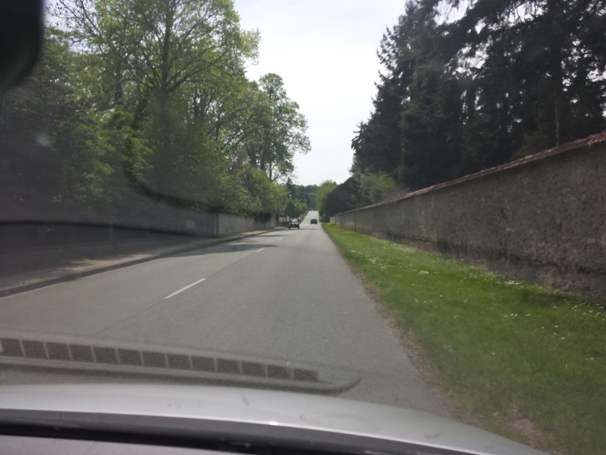 Street view near Le Bois Dormant, Anet — © x_javier (CC BY-SA · Mapillary)