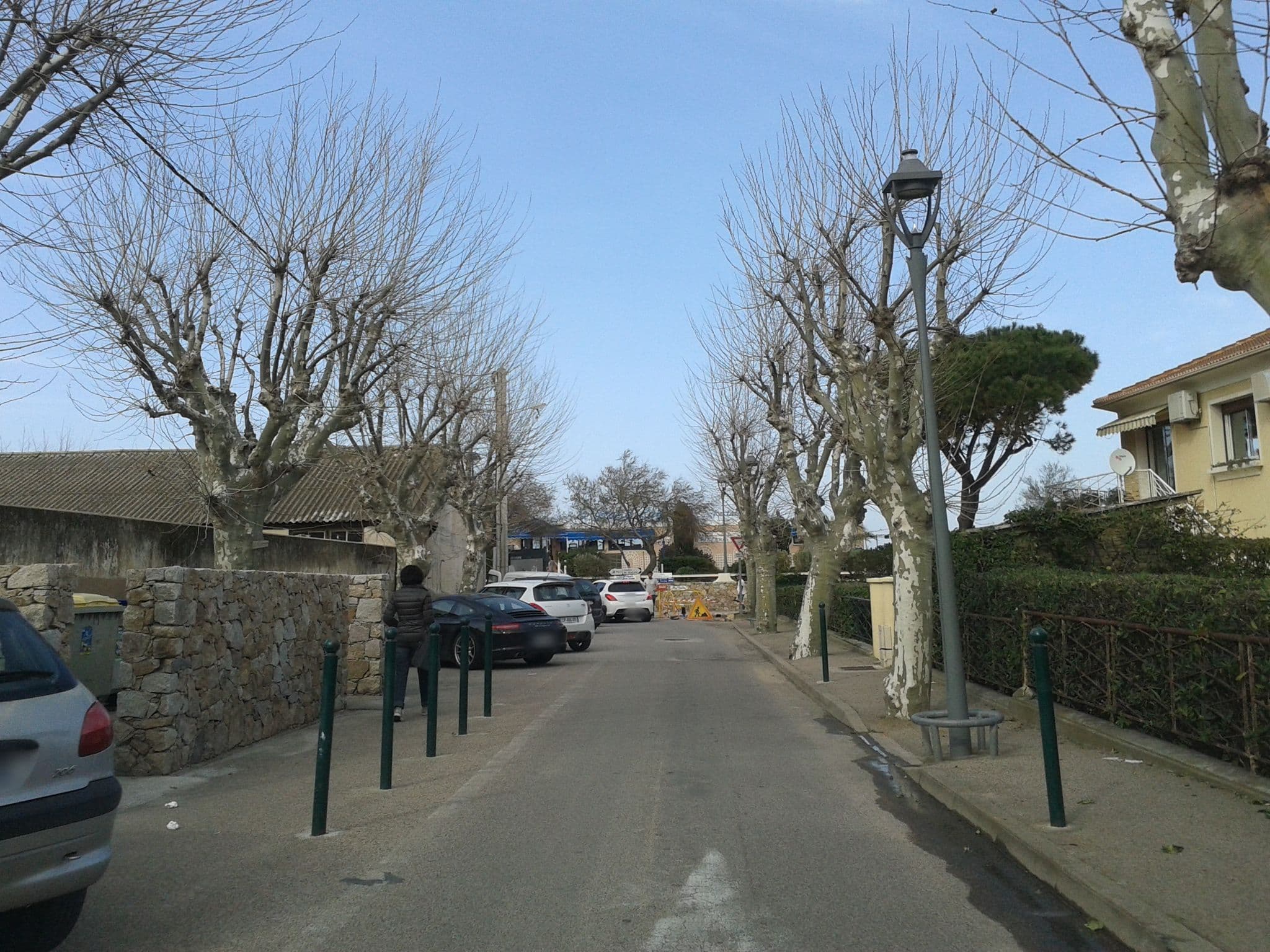 Street view near Le Splendid, L'Île-Rousse — © momix (CC BY-SA · Mapillary)