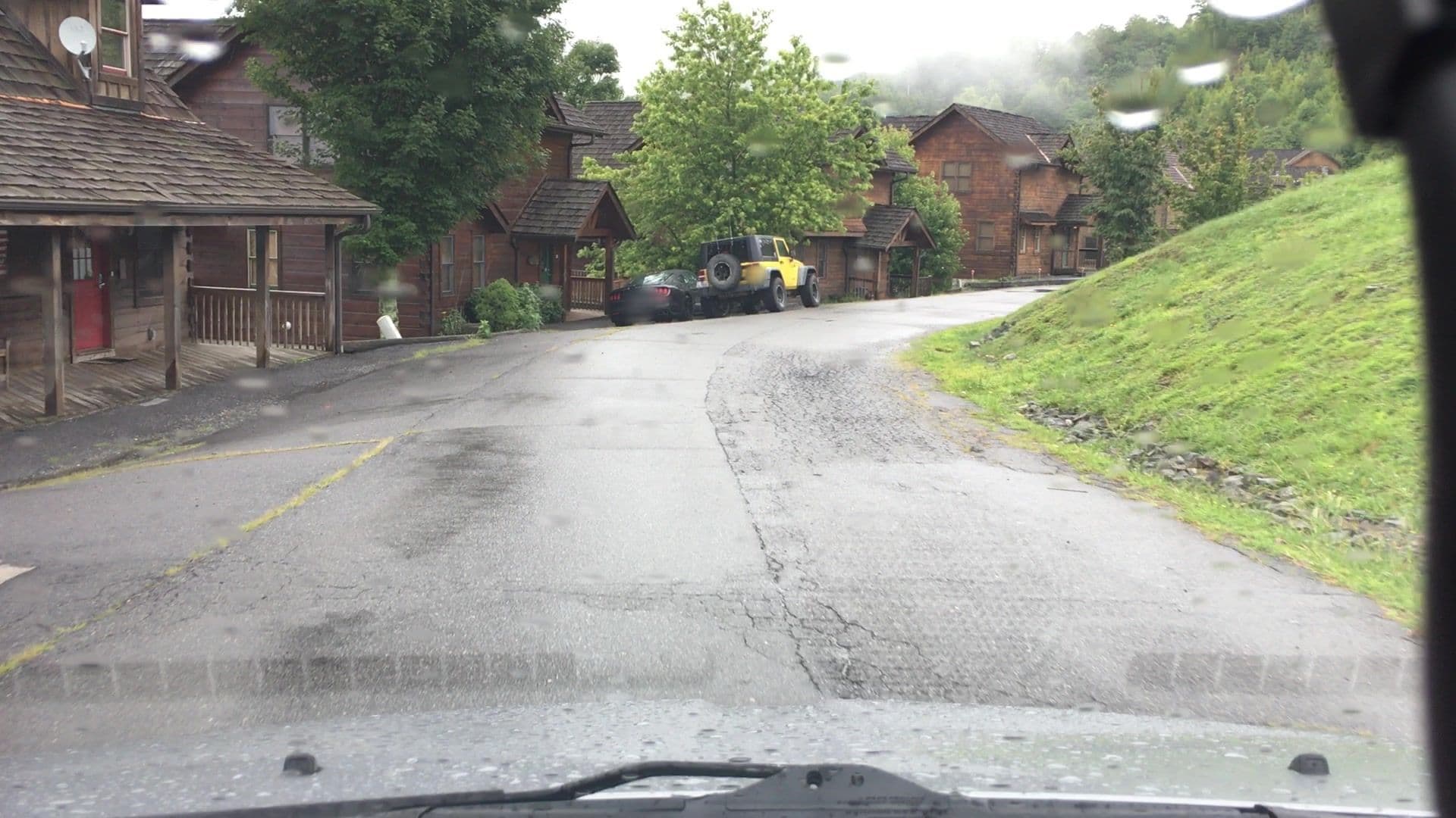 Street view near Mount Normous, Mars Hill — © lvl5 (CC BY-SA · Mapillary)