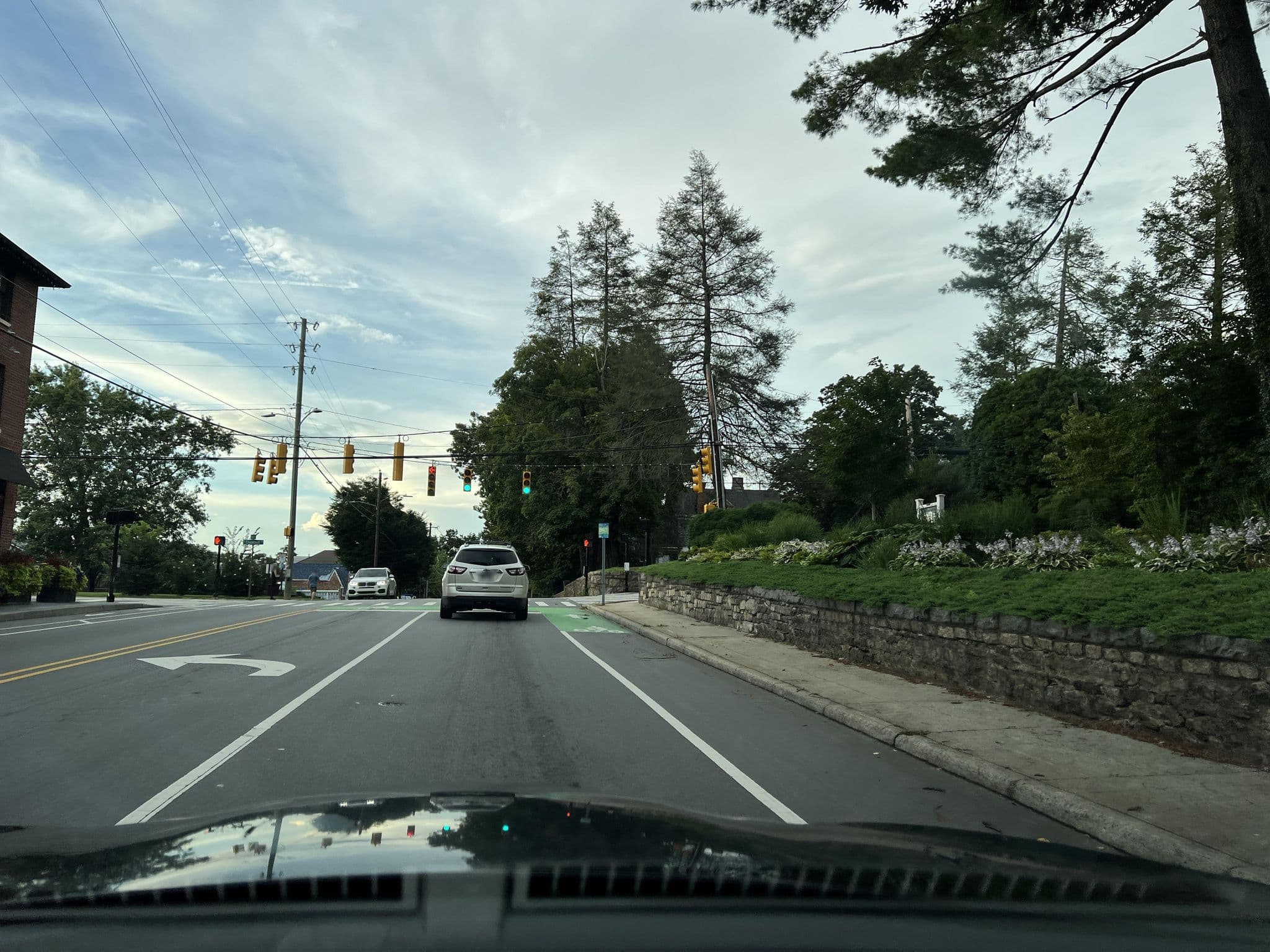 Street view near Brandon Towns, Asheville — © _jcaruso (CC BY-SA · Mapillary)