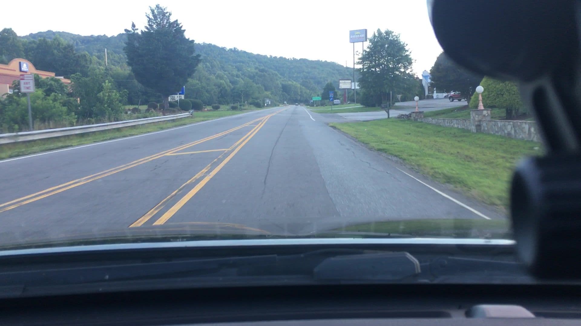 Street view near Super 8, West Marion — © lvl5 (CC BY-SA · Mapillary)