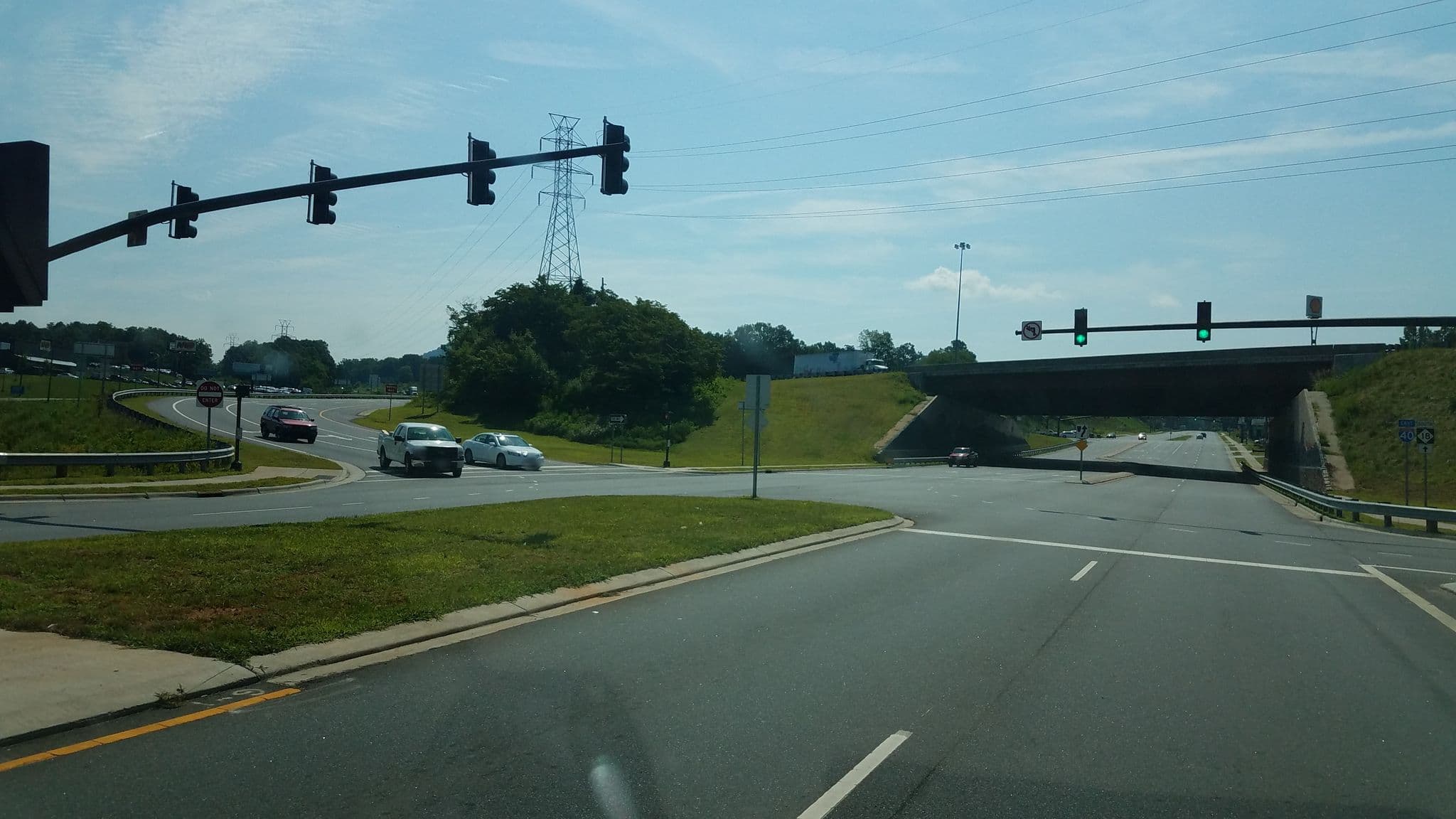 Street view near Econo Lodge, Morganton — © jbthemilker (CC BY-SA · Mapillary)