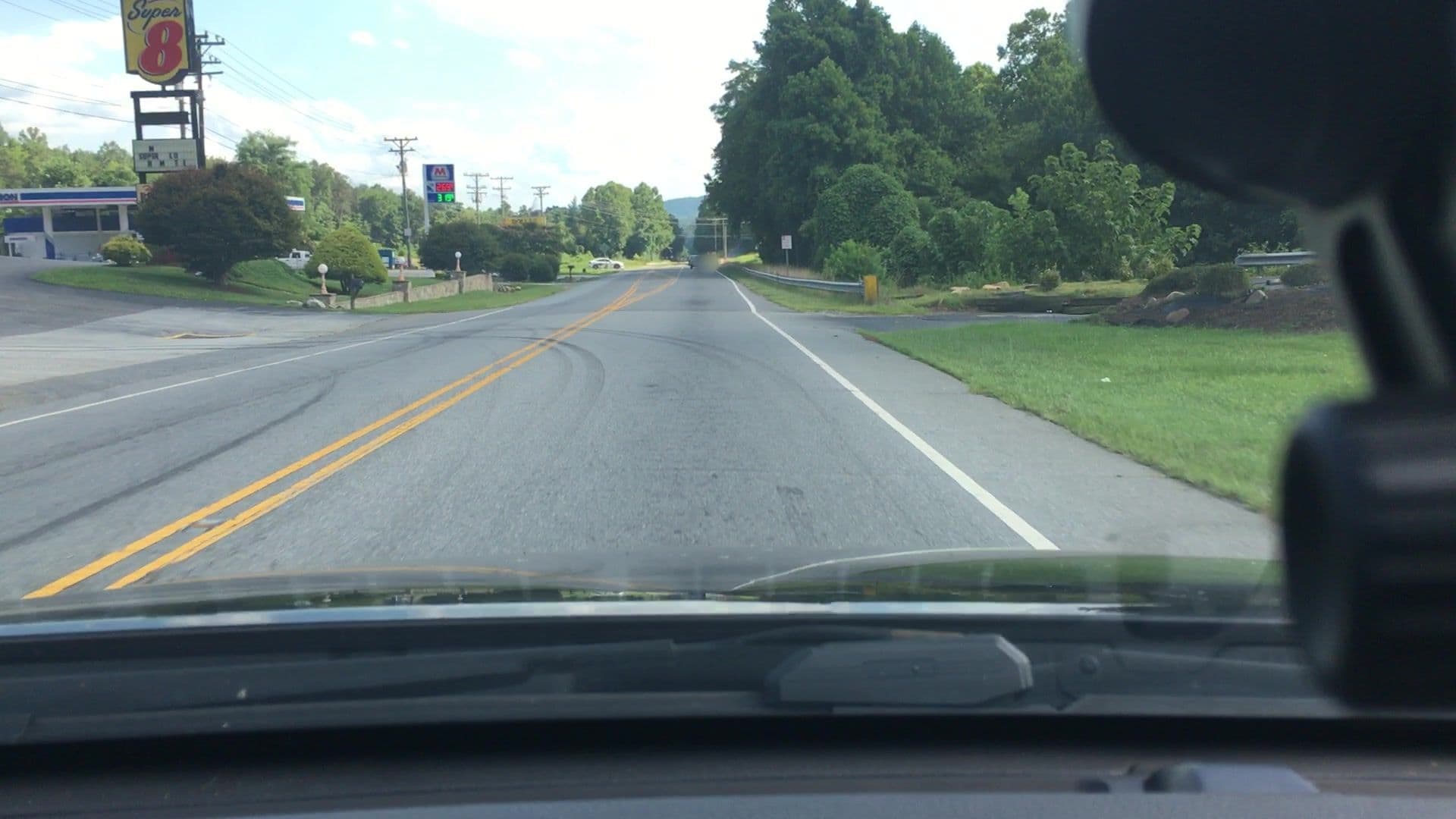 Street view near Wyndham Hotels & Resorts, West Marion — © lvl5 (CC BY-SA · Mapillary)