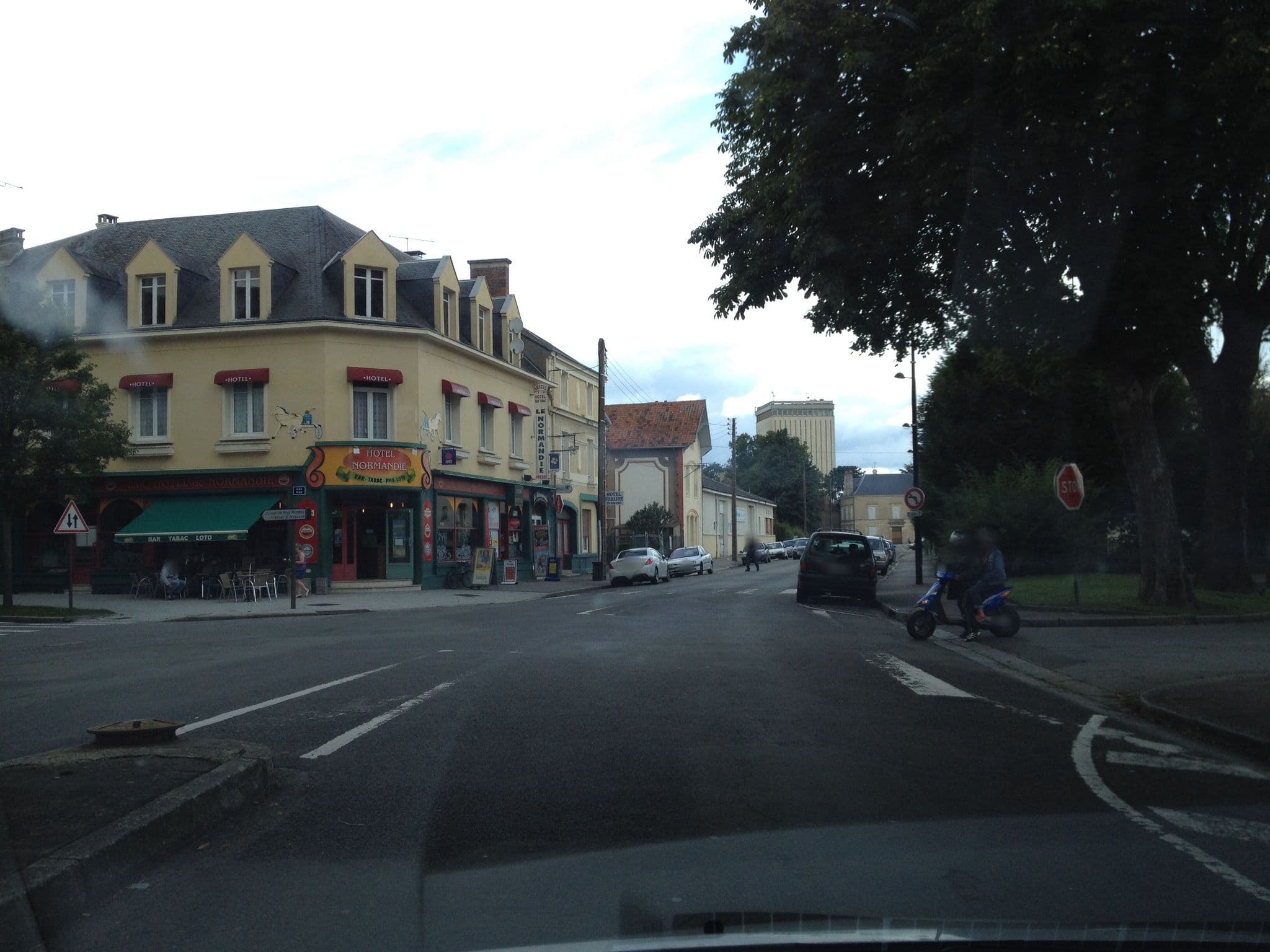 Street view near Hôtel de Paris, Alençon — © zors1843 (CC BY-SA · Mapillary)