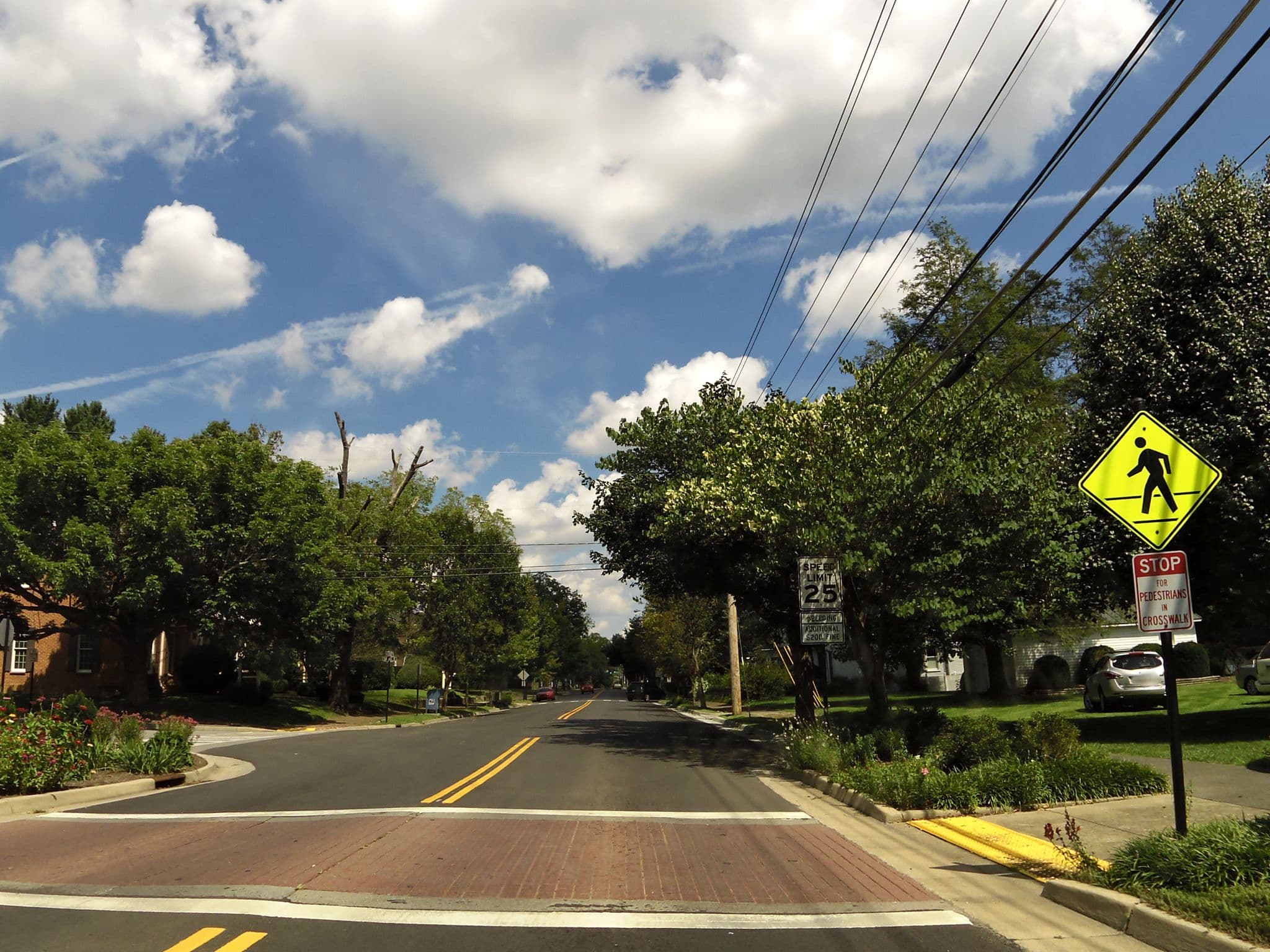 Street view near The Copper Lantern Inn, Abingdon — © allen (CC BY-SA · Mapillary)
