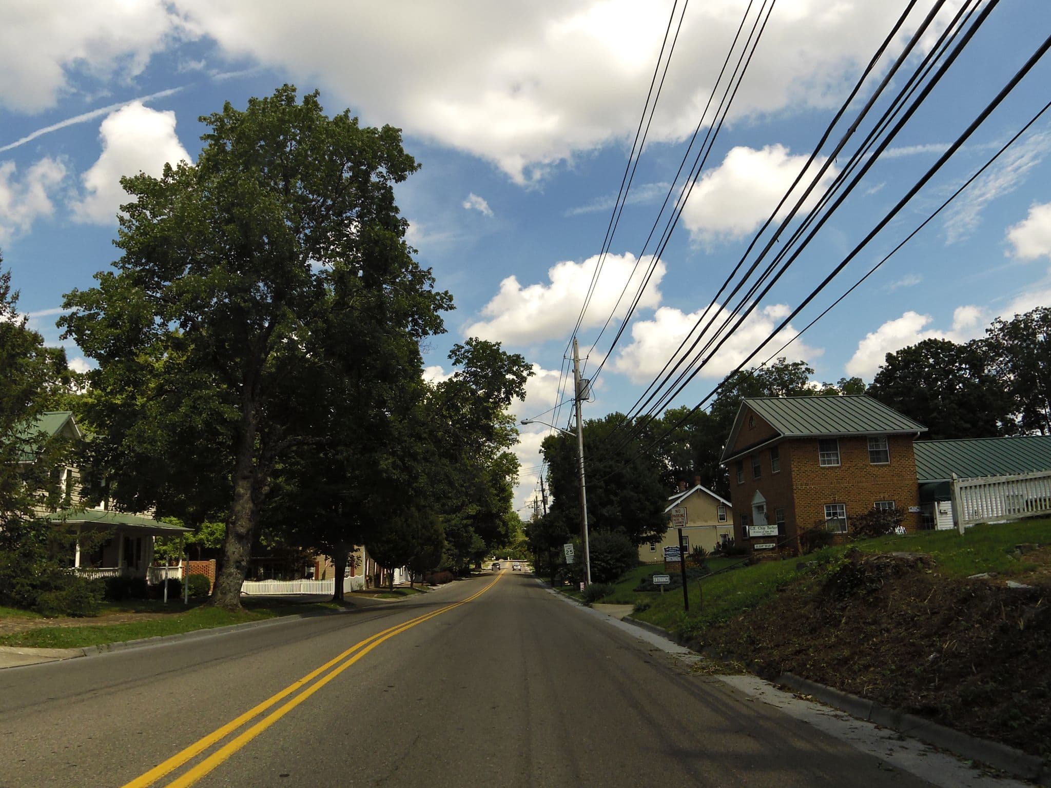Street view near Love House Bed & Breakfast, Abingdon — © allen (CC BY-SA · Mapillary)