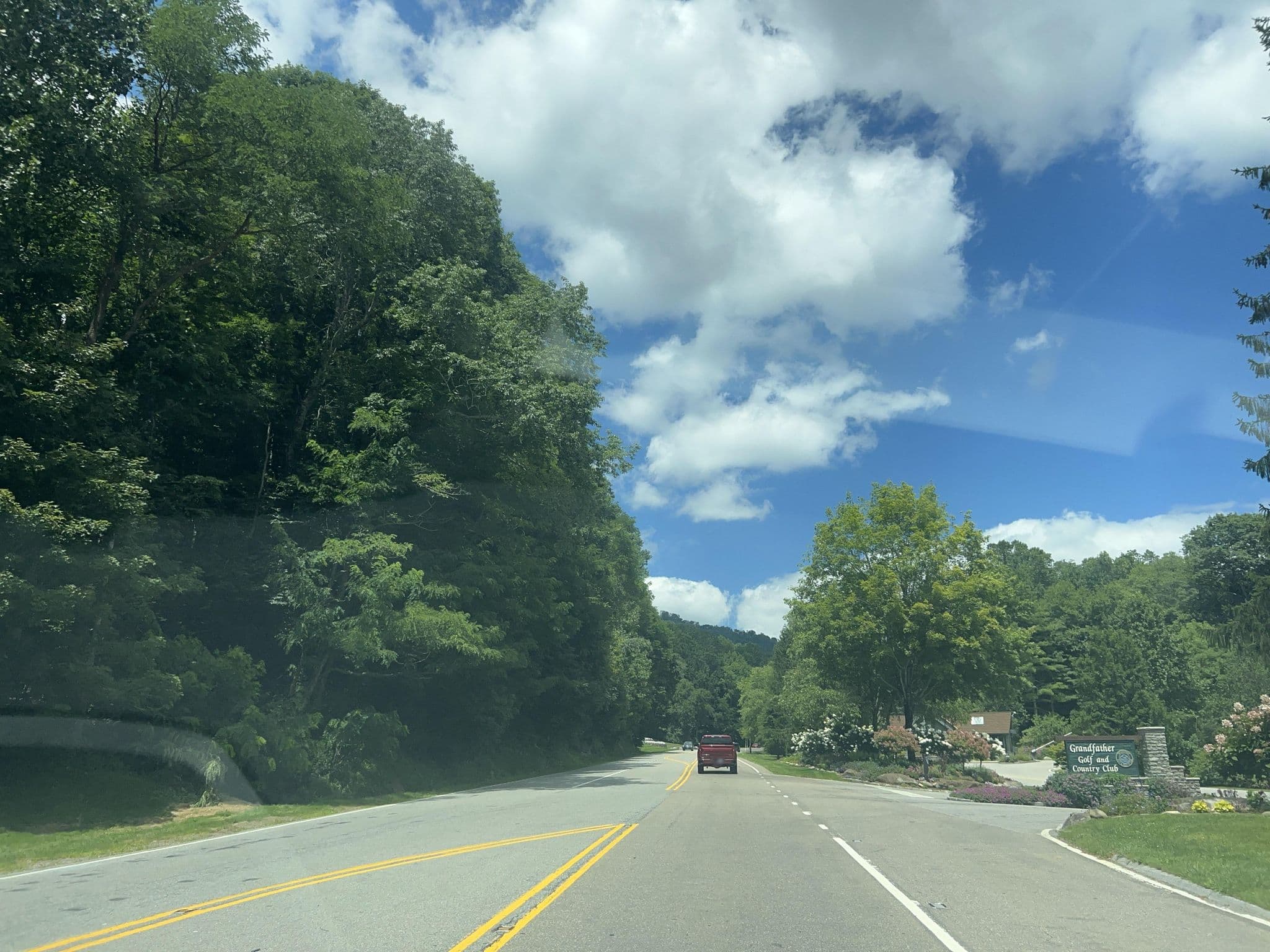 Street view near Grandfather Golf and Country Club, Banner Elk — © AmericanMapper (CC BY-SA · Mapillary)