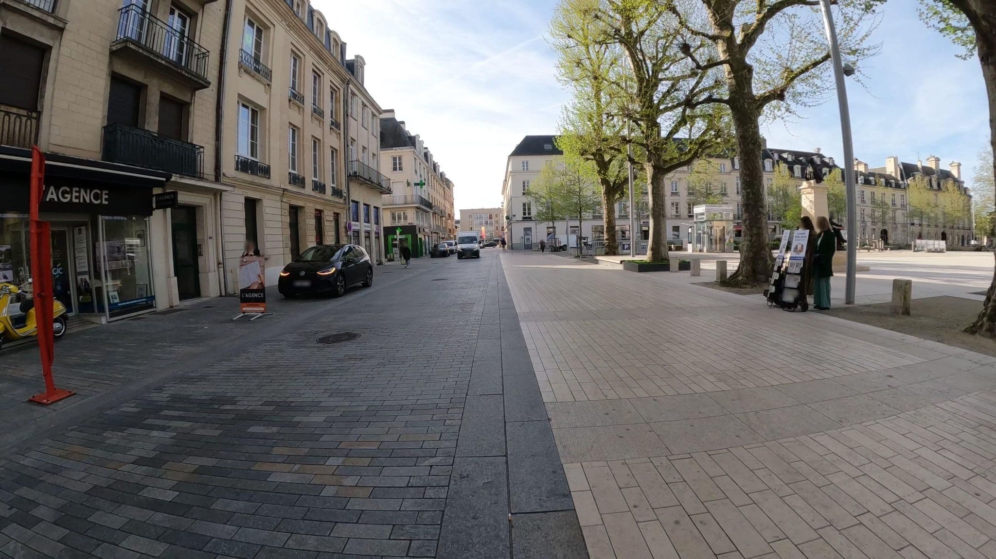 Street view near Royal Hôtel Caen, Caen — © Nzau (CC BY-SA · Mapillary)