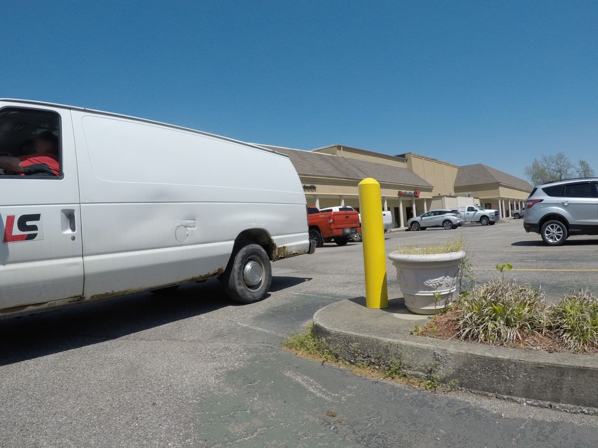 Street view near River Place Plaza, Pea Ridge — © pkoby (CC BY-SA · Mapillary)