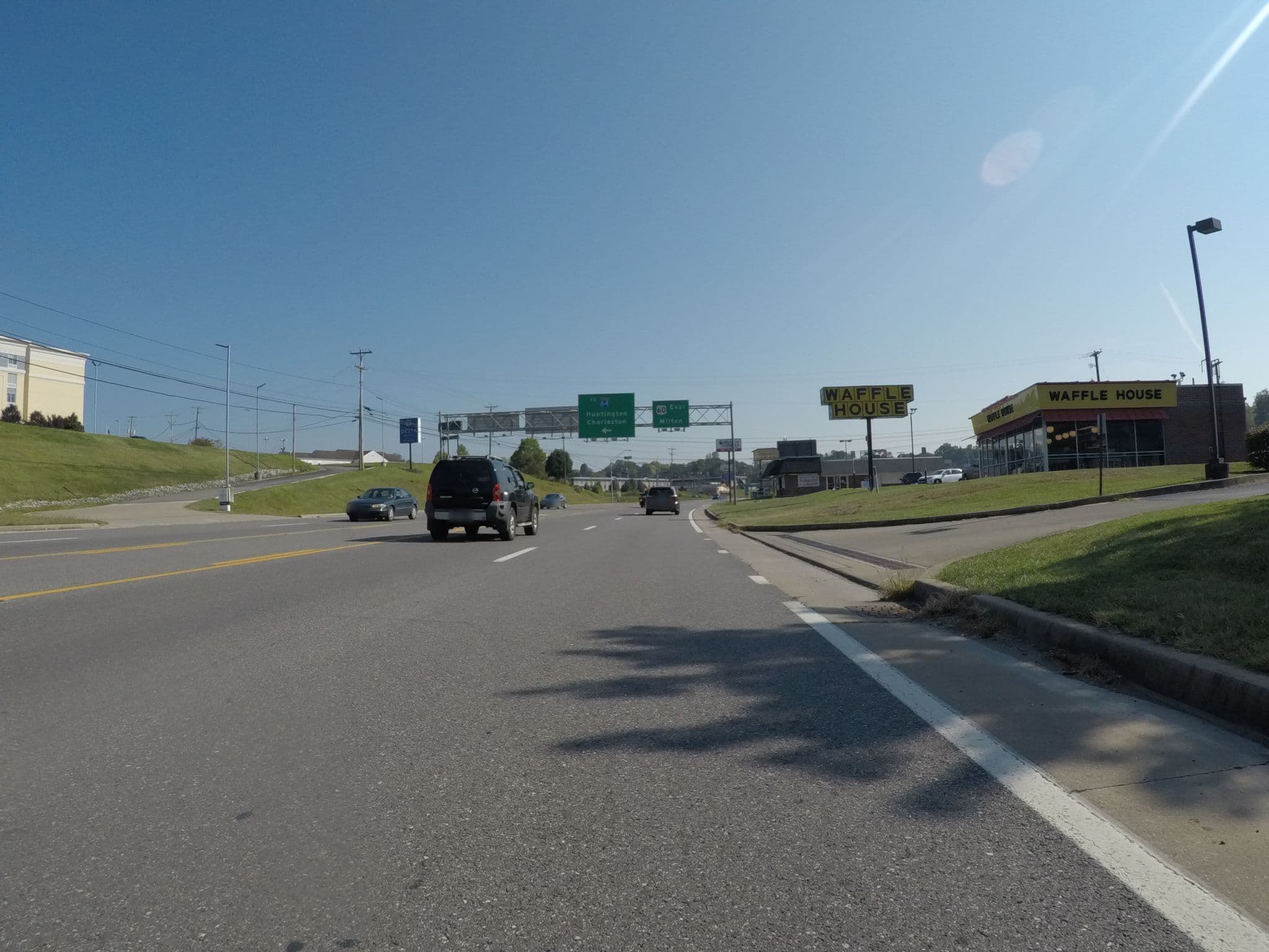 Street view near Greentree East Apartments, Barboursville — © pkoby (CC BY-SA · Mapillary)