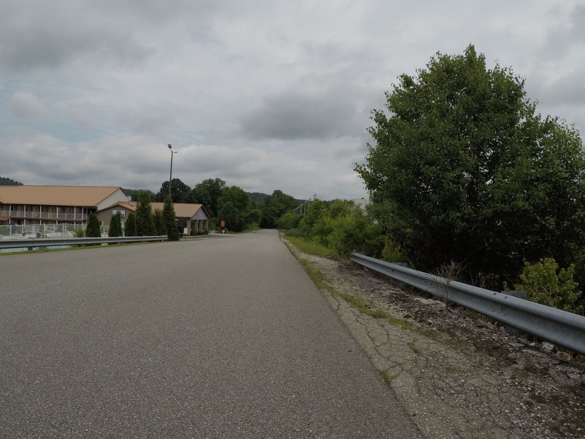 Street view near Days Inn, Pea Ridge — © pkoby (CC BY-SA · Mapillary)