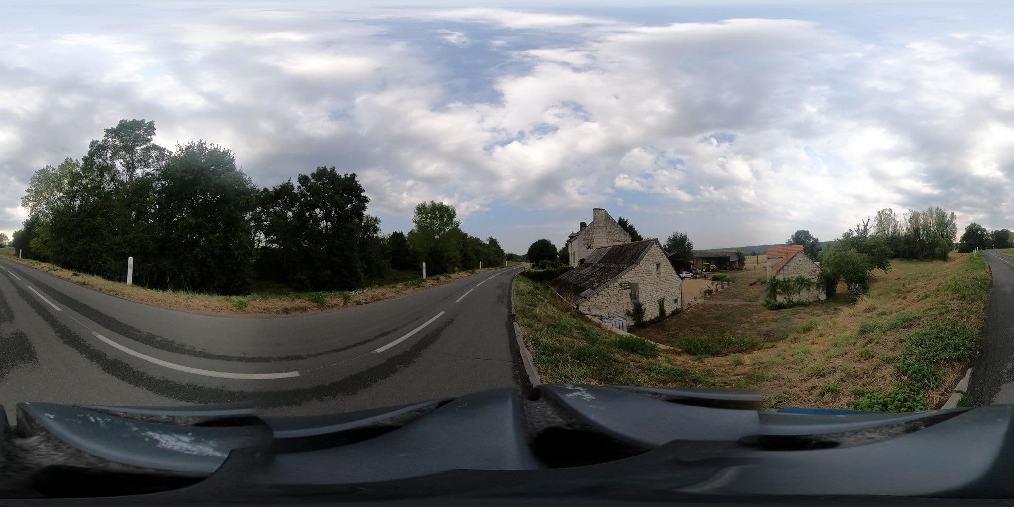 Street view near Le Bourg Joly, Huismes — © alixun (CC BY-SA · Mapillary)