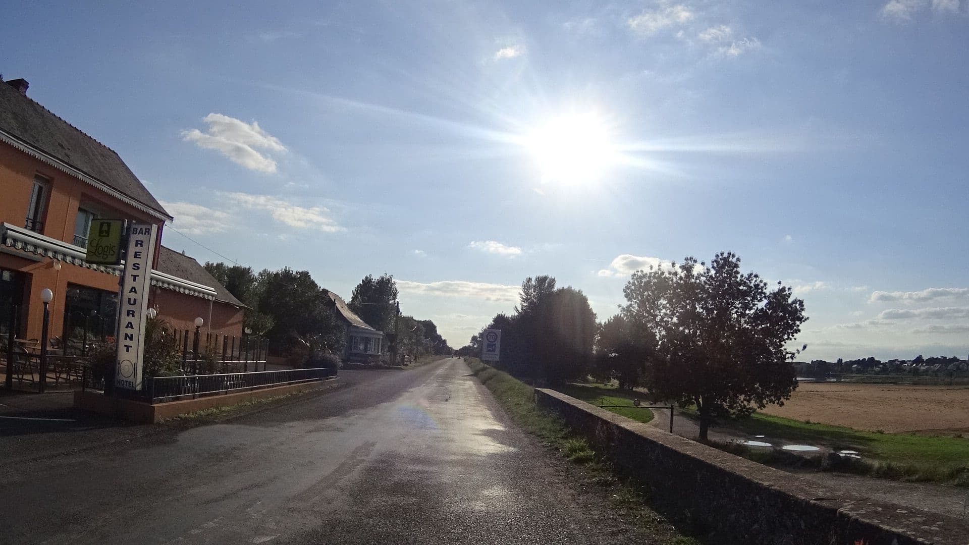 Street view near Le Poisson d'Argent, Ingrandes — © philamos (CC BY-SA · Mapillary)