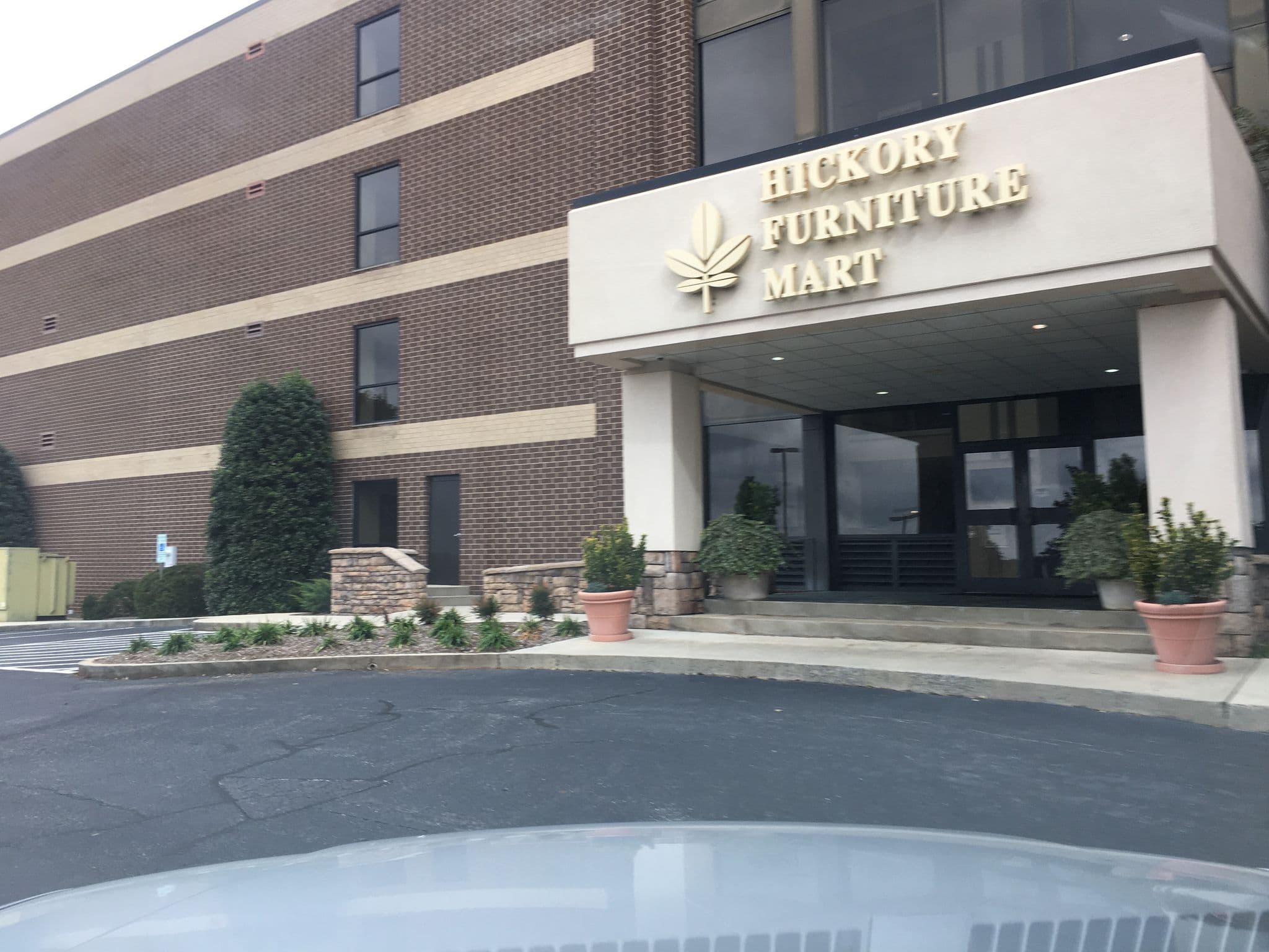 Street view near Holiday Inn, Hickory — © i_drive_alot (CC BY-SA · Mapillary)