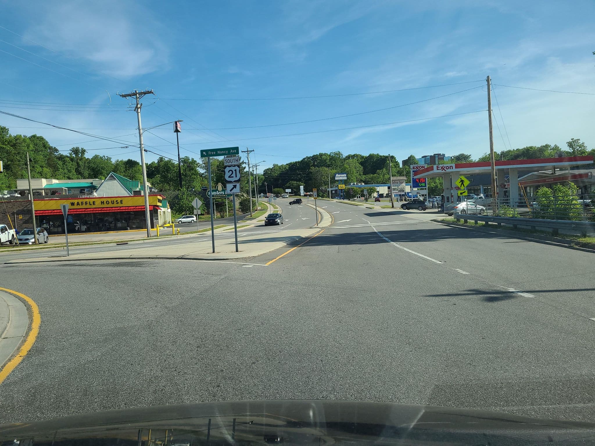 Street view near Choice Hotels, Statesville — © aftcpics471 (CC BY-SA · Mapillary)