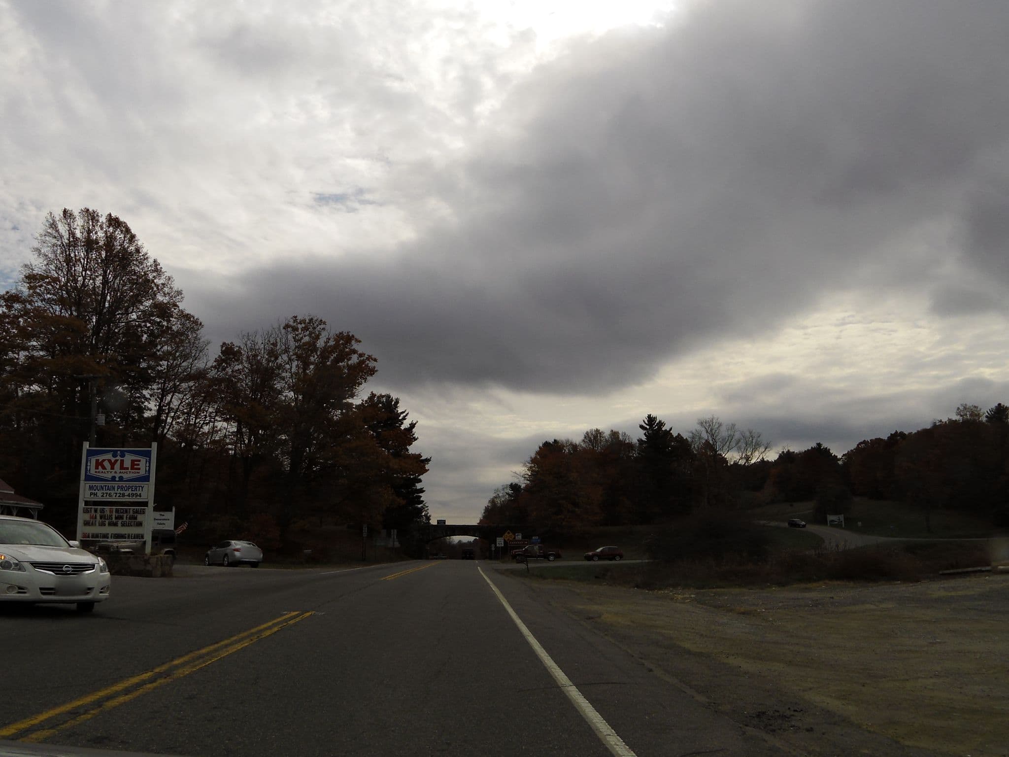Street view near Lake View Motel & Restaurant, Cana — © allen (CC BY-SA · Mapillary)