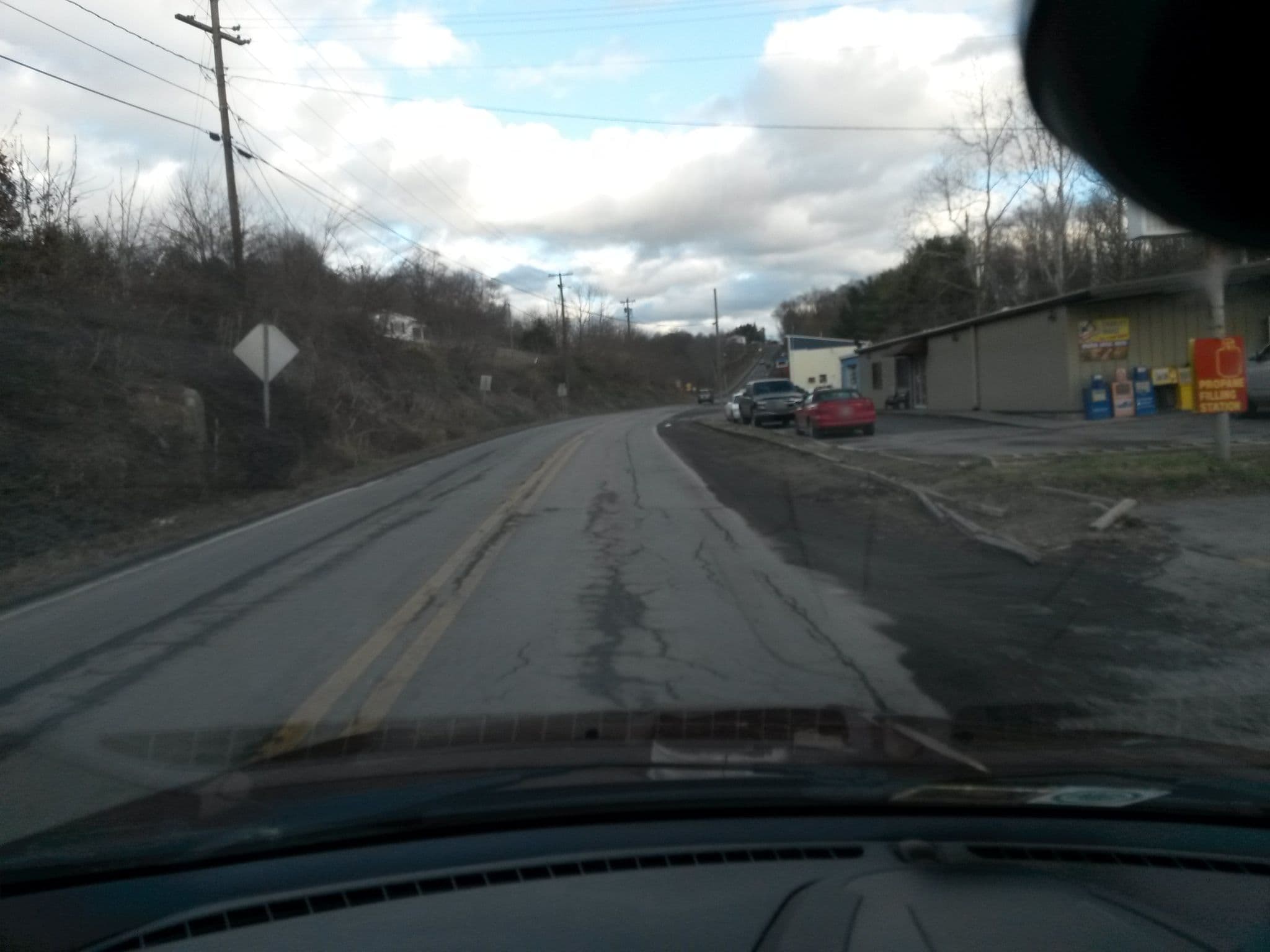 Street view near Ashley's Inn& Suites, Alderson — © kwrigh01 (CC BY-SA · Mapillary)