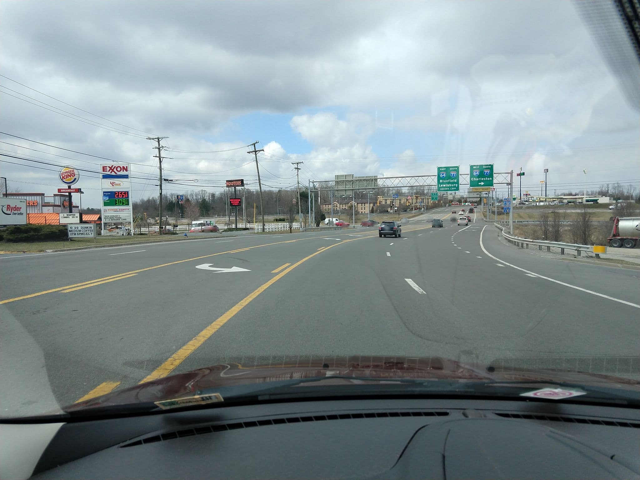 Street view near Wyndham Hotels & Resorts, Mabscott — © kwrigh01 (CC BY-SA · Mapillary)