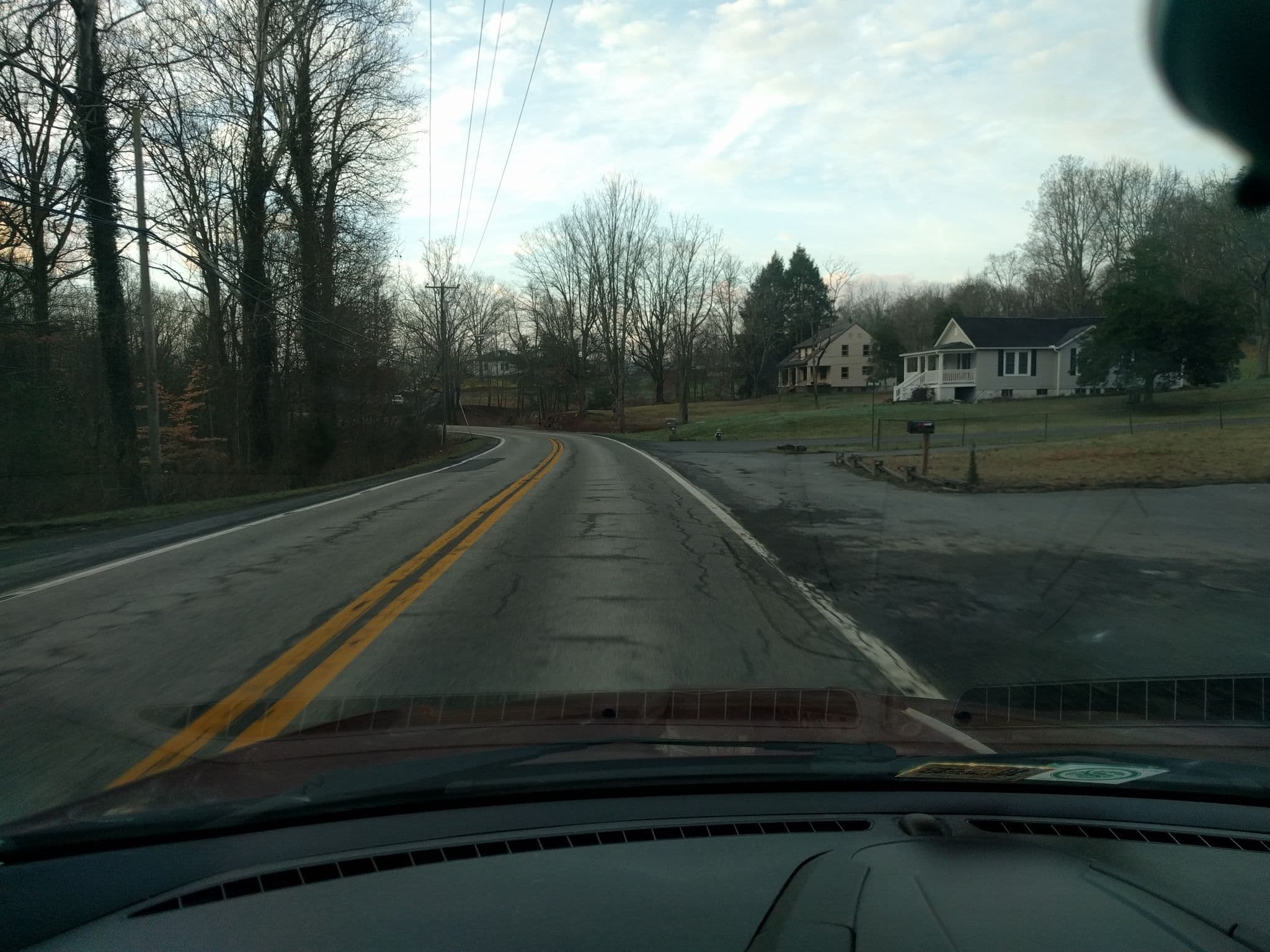 Street view near Hawks Nest Lodge, Ansted — © kwrigh01 (CC BY-SA · Mapillary)