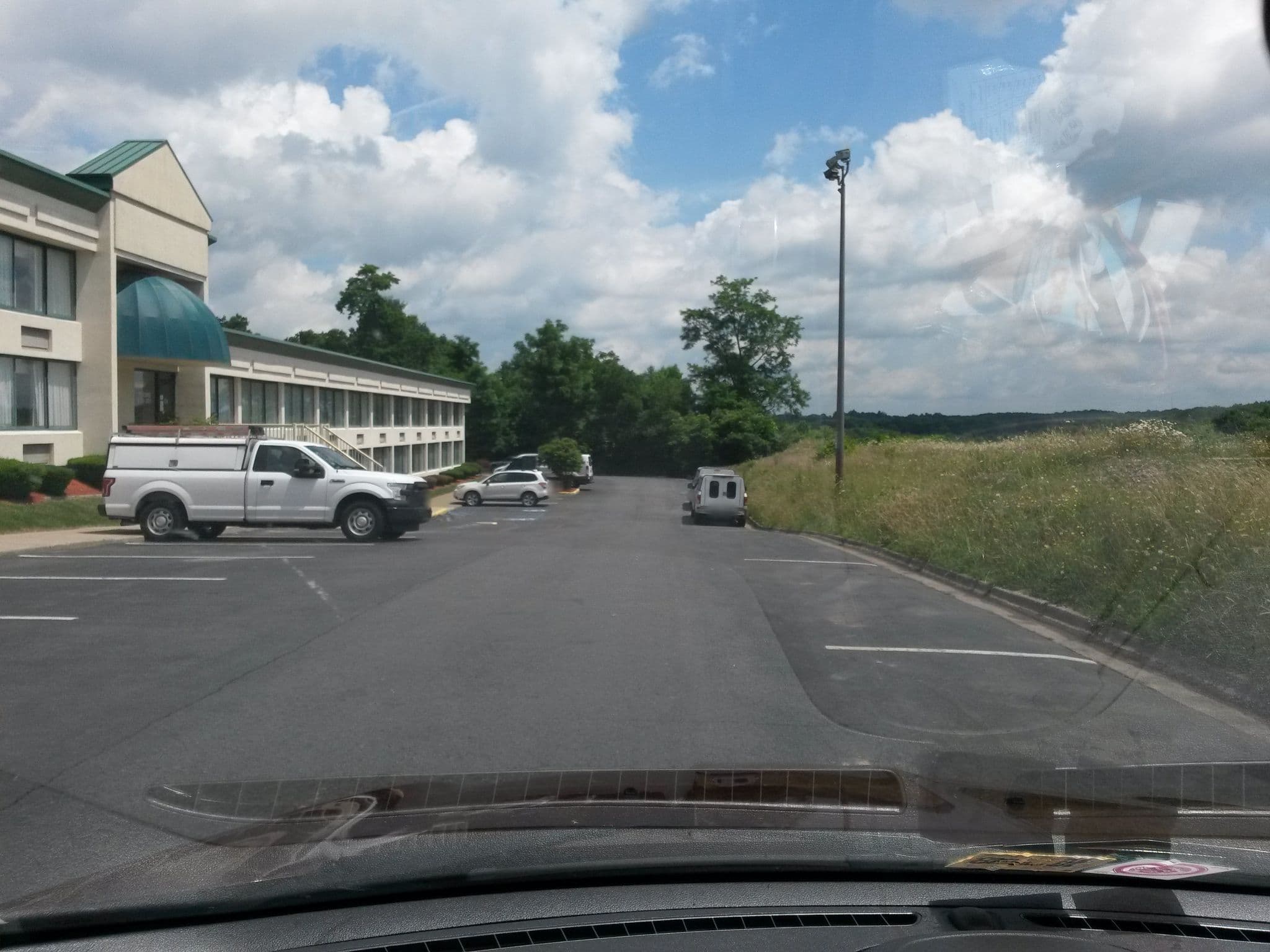 Street view near Choice Hotels, Mabscott — © kwrigh01 (CC BY-SA · Mapillary)