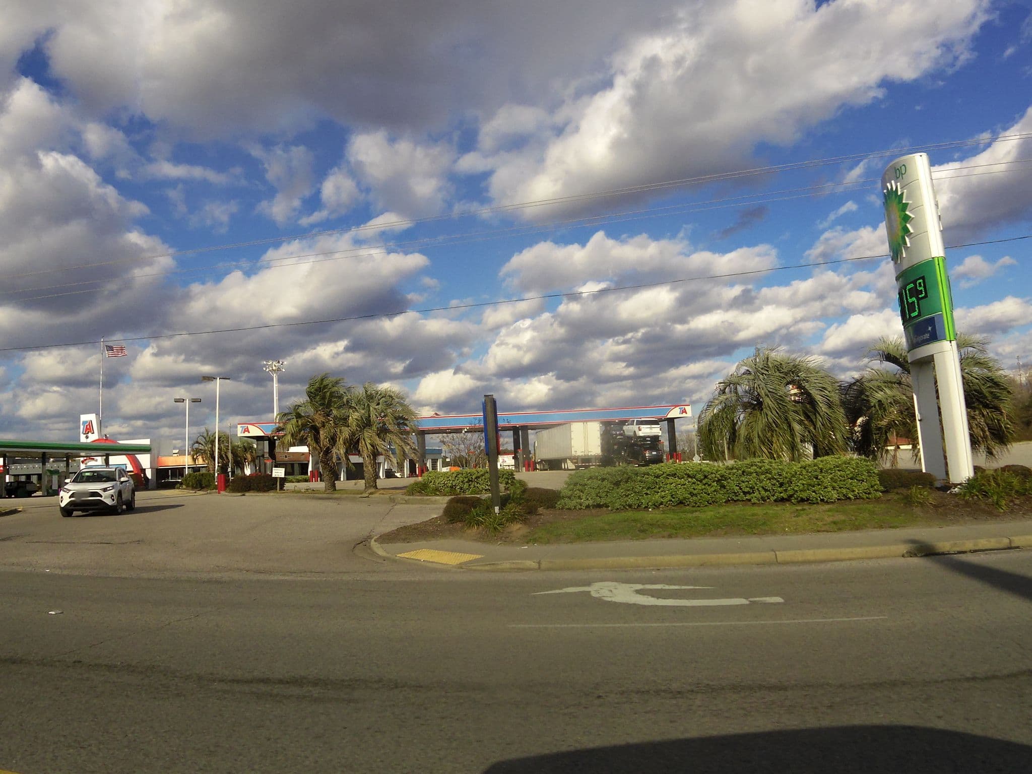 Street view near Super 8, Manning — © allen (CC BY-SA · Mapillary)