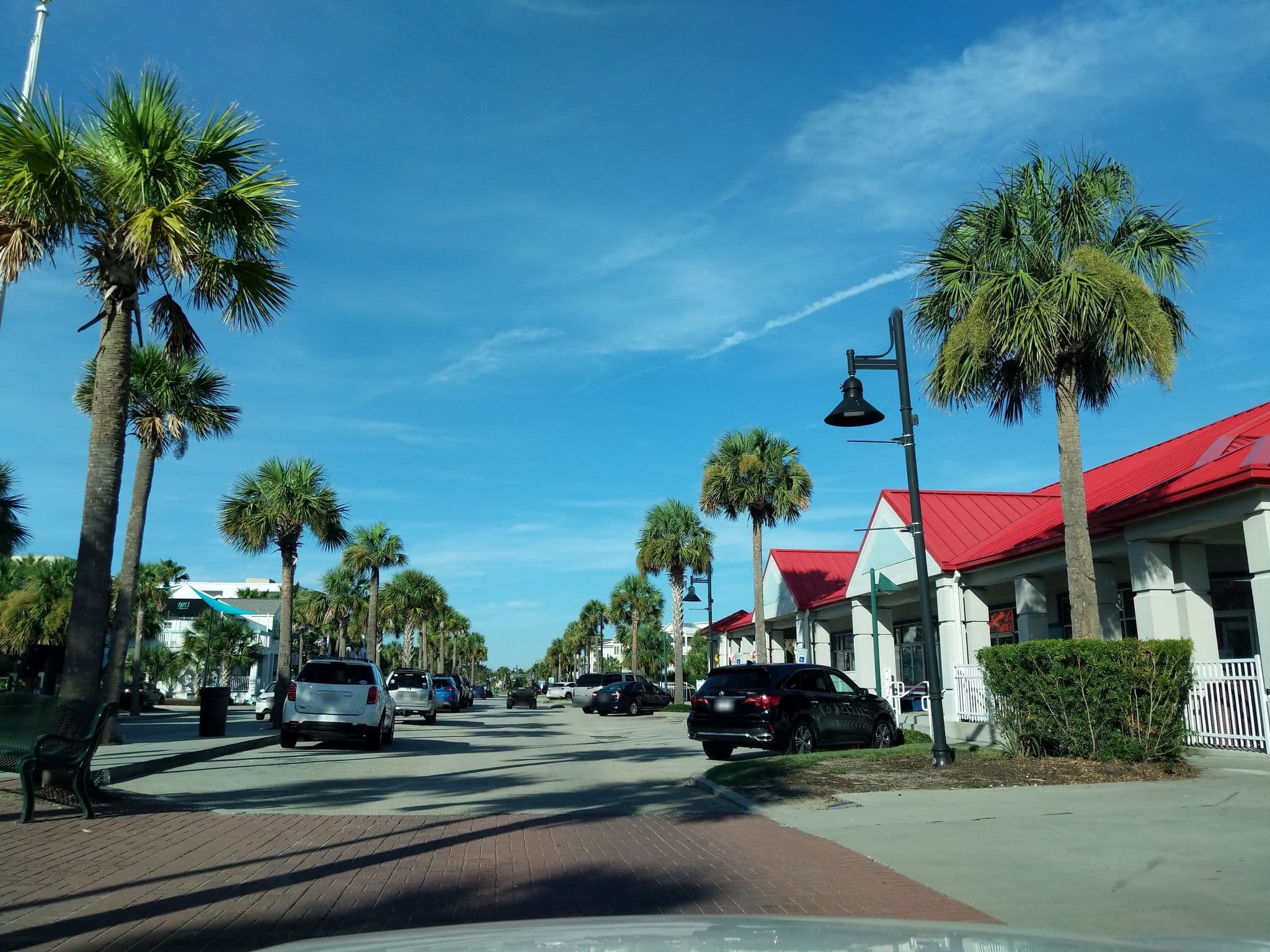 Street view near Isle of Palms Resort & Beach Club, Isle of Palms — © atze02 (CC BY-SA · Mapillary)
