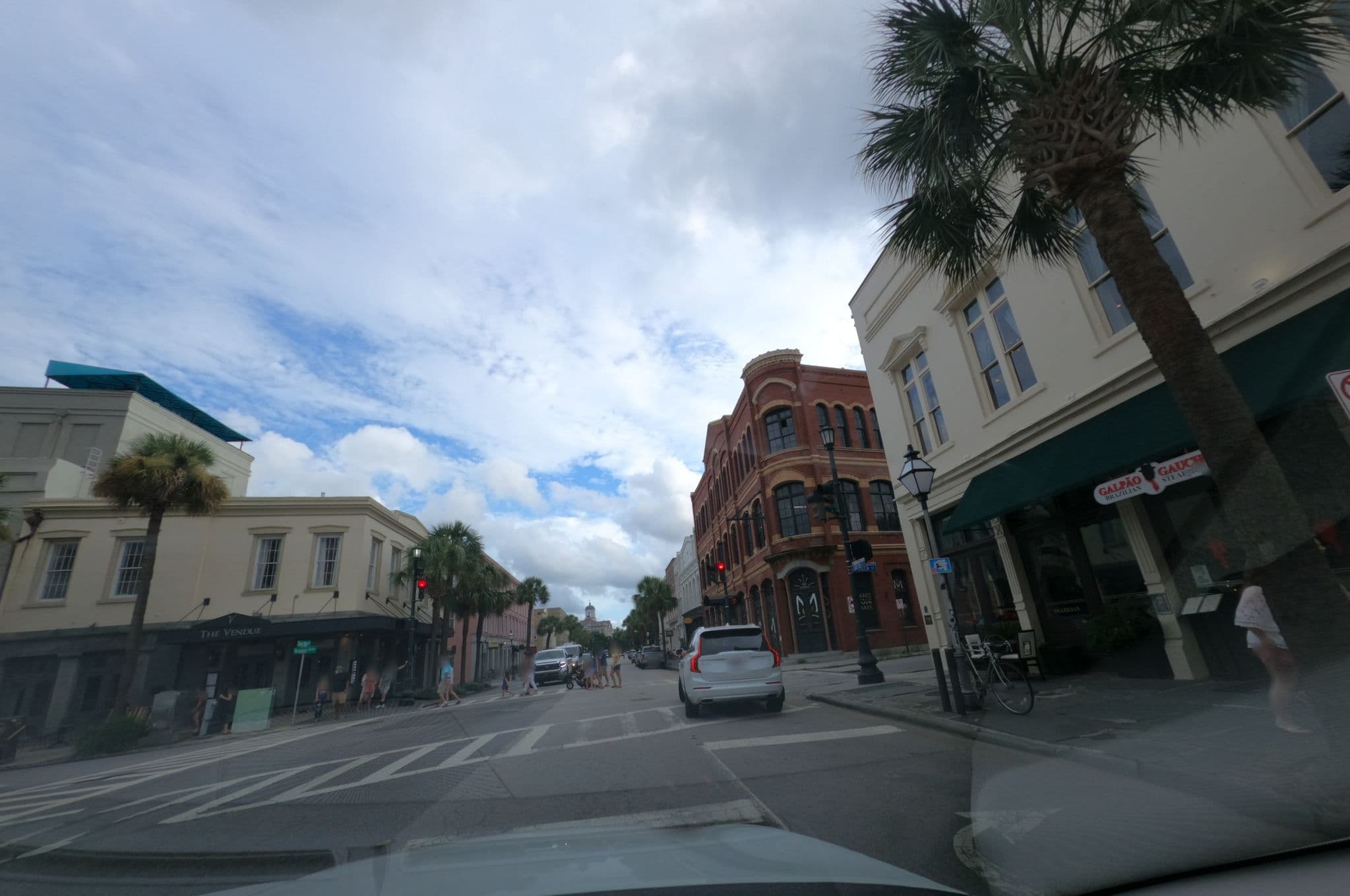 Street view near The Vendue, Charleston — © atze02 (CC BY-SA · Mapillary)