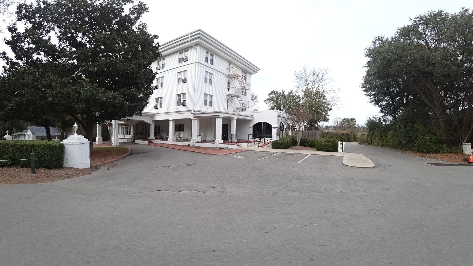 Street view near Manor Inn at Pinehurst Resort, Pinehurst — © rti_gis (CC BY-SA · Mapillary)