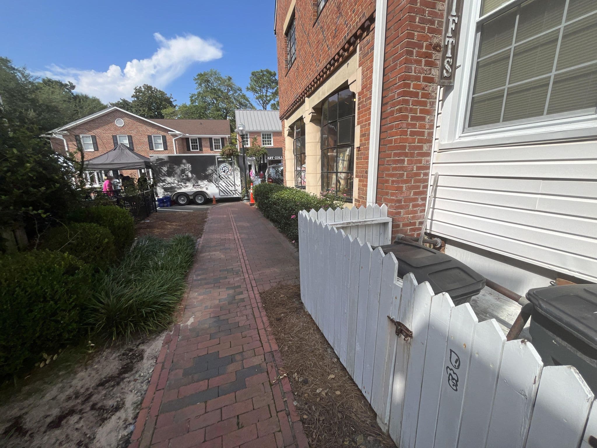 Street view near Clubhouse Properties, Pinehurst — © gregorywpower (CC BY-SA · Mapillary)