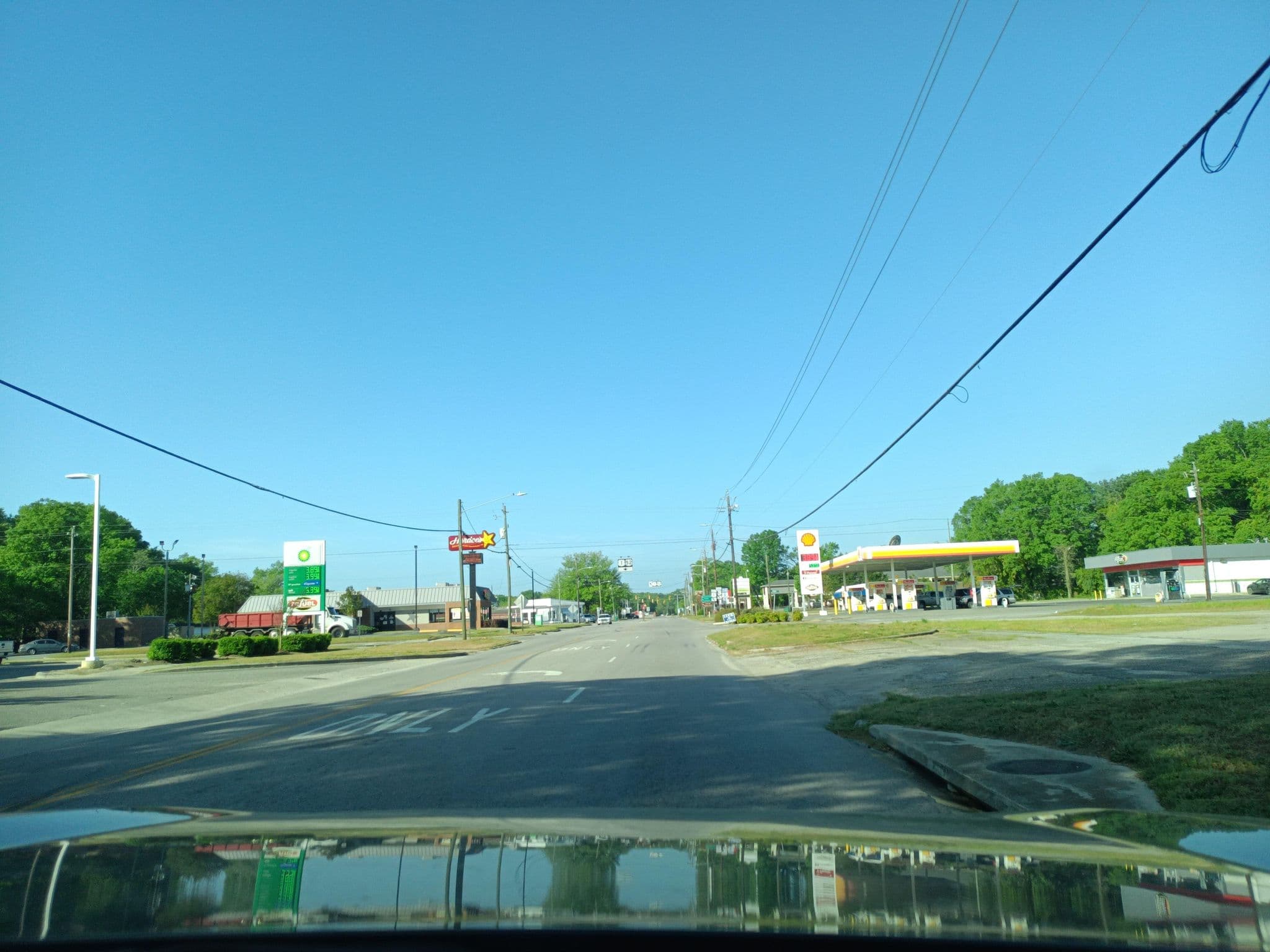 Street view near Executive Inn, Cheraw — © apmwa (CC BY-SA · Mapillary)