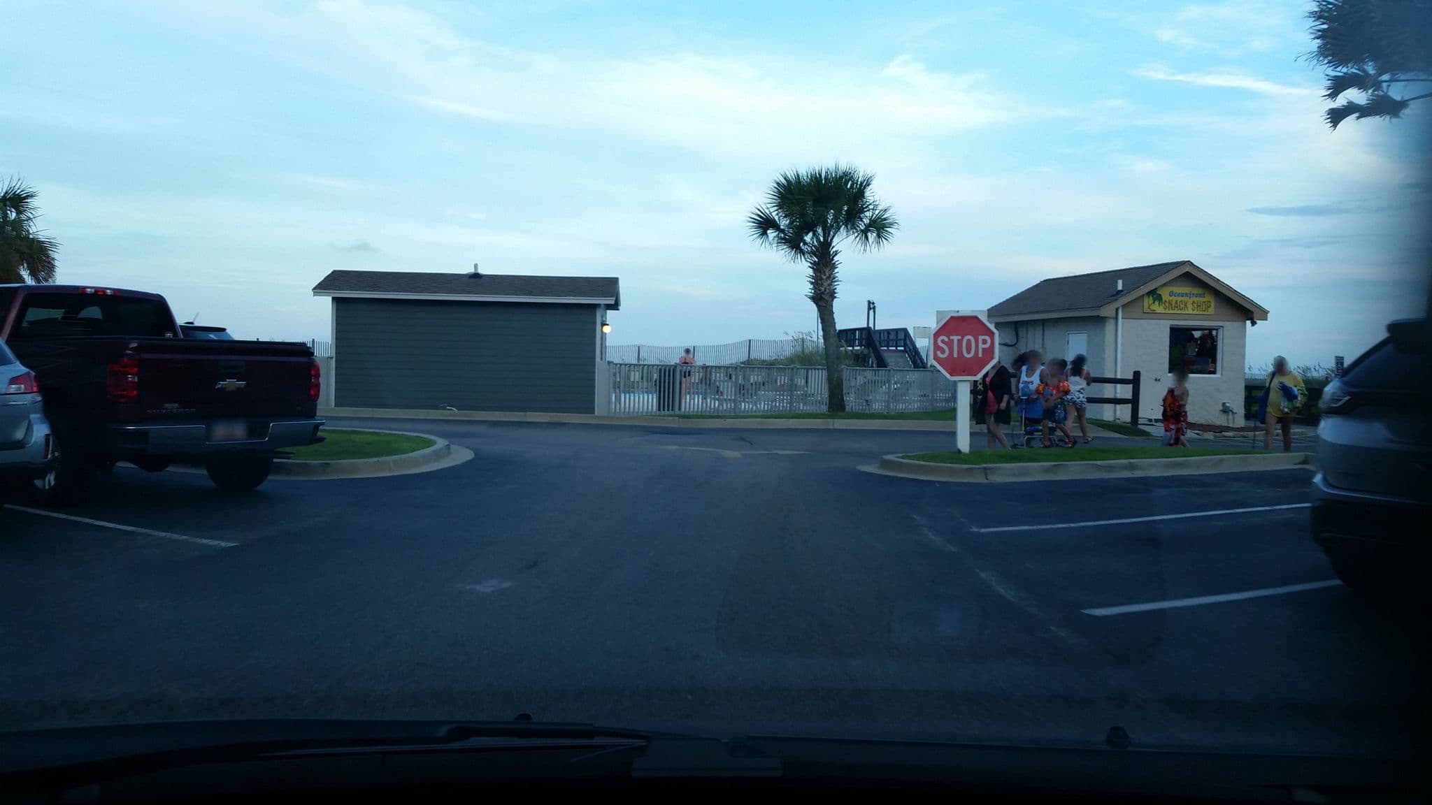 Street view near Oceanview Terrace., Surfside Beach — © dgearhart (CC BY-SA · Mapillary)