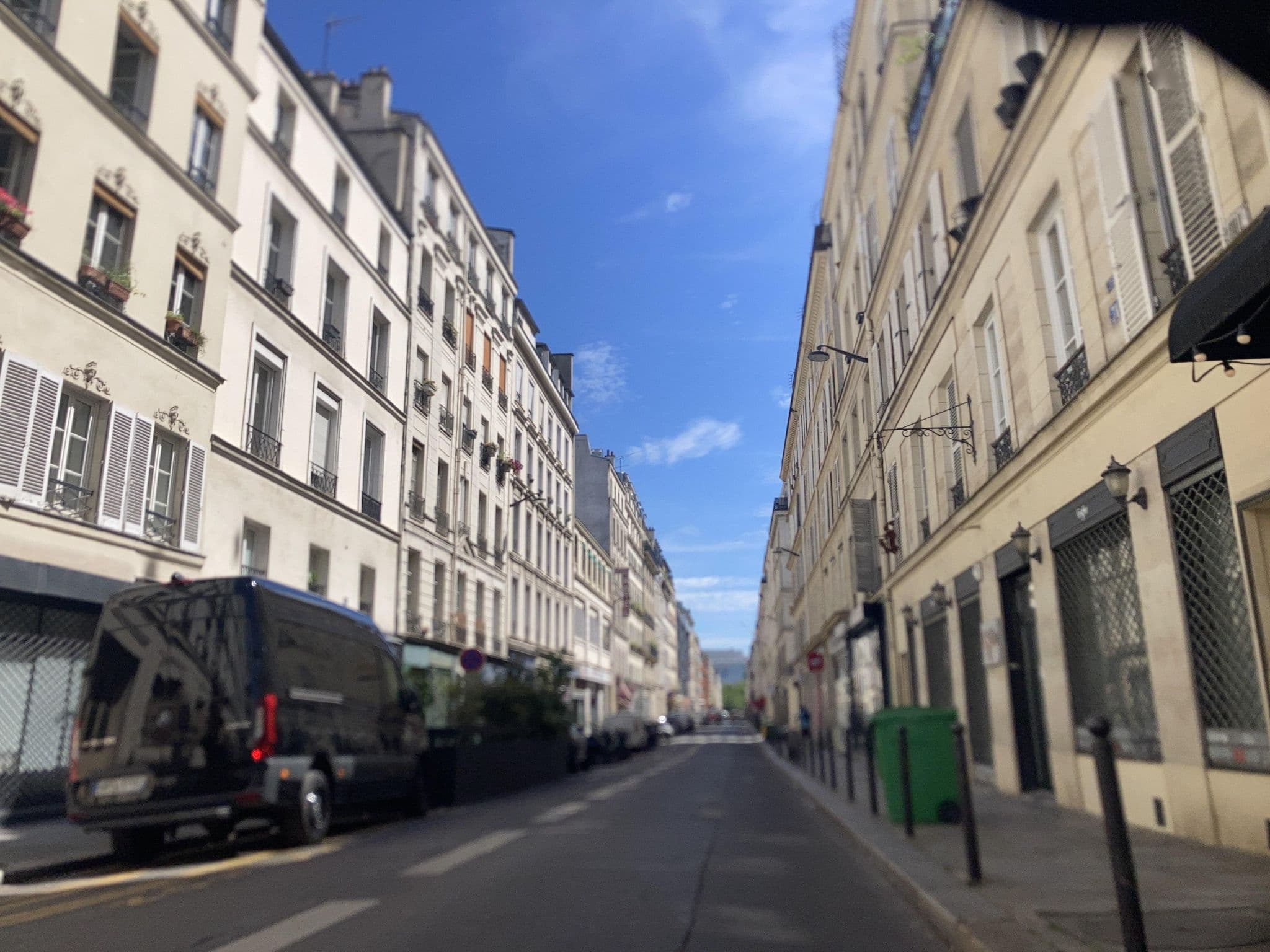 Street view near Grand hôtel amelot, Saint-Ambroise — © zb256 (CC BY-SA · Mapillary)